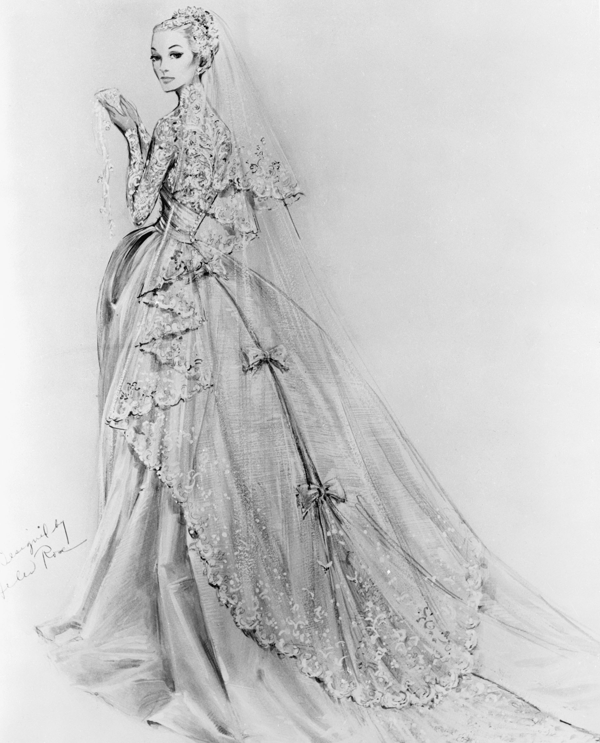 A pesar de la admiración de Kelly por diseñadores como Christian Dior –elegido para vestirla en la celebración de su compromiso con Rainiero–, el vestido de novia fue diseñado por la vestuarista Helen Rose, como un regalo de los estudios Metro-Goldwyn-Mayer (Bettmann Archive)