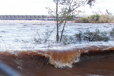 Aumentó la cifra de evacuados por la crecida del río Uruguay y advirtieron que el Paraná superó su promedio histórico
