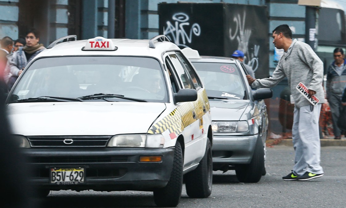 Taxis colectivos en Perú