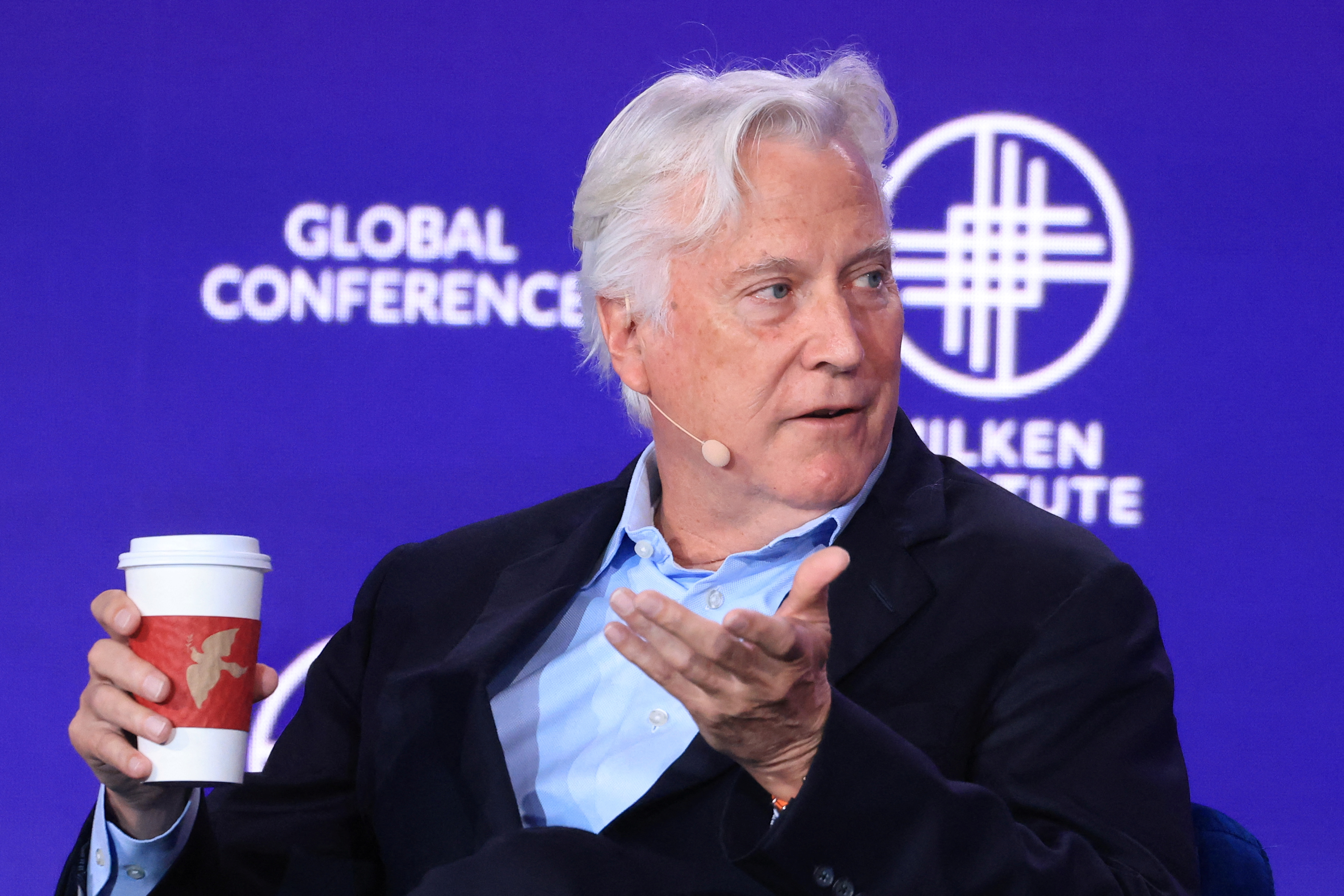 Mark Walter negocia vender su participaci&oacute;n en el Chelsea en medio de un esc&aacute;ndalo que tambi&eacute;n salpica a financistas argentinos