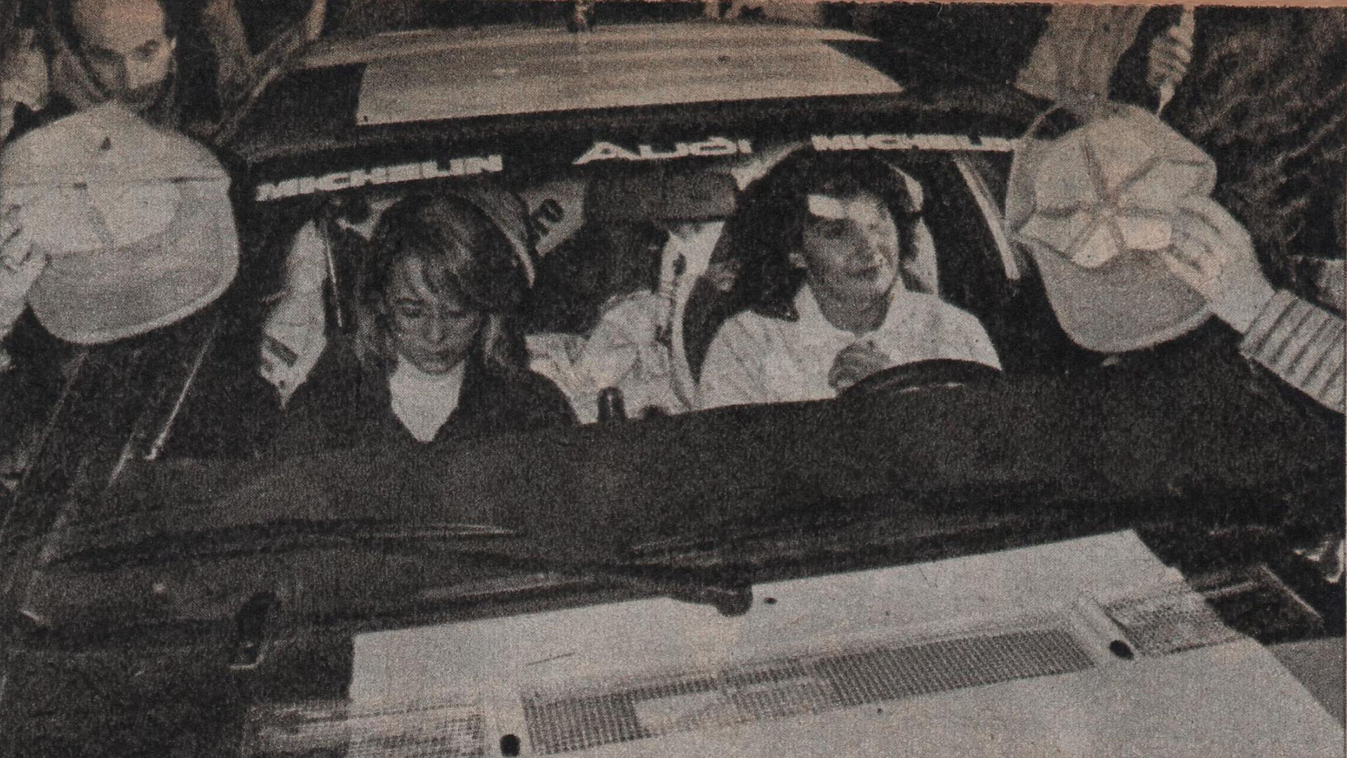 Fabrizia Pons y Michele Mouton en la largada del Rally de la República Argentina de 1983 (Archivo CORSA)