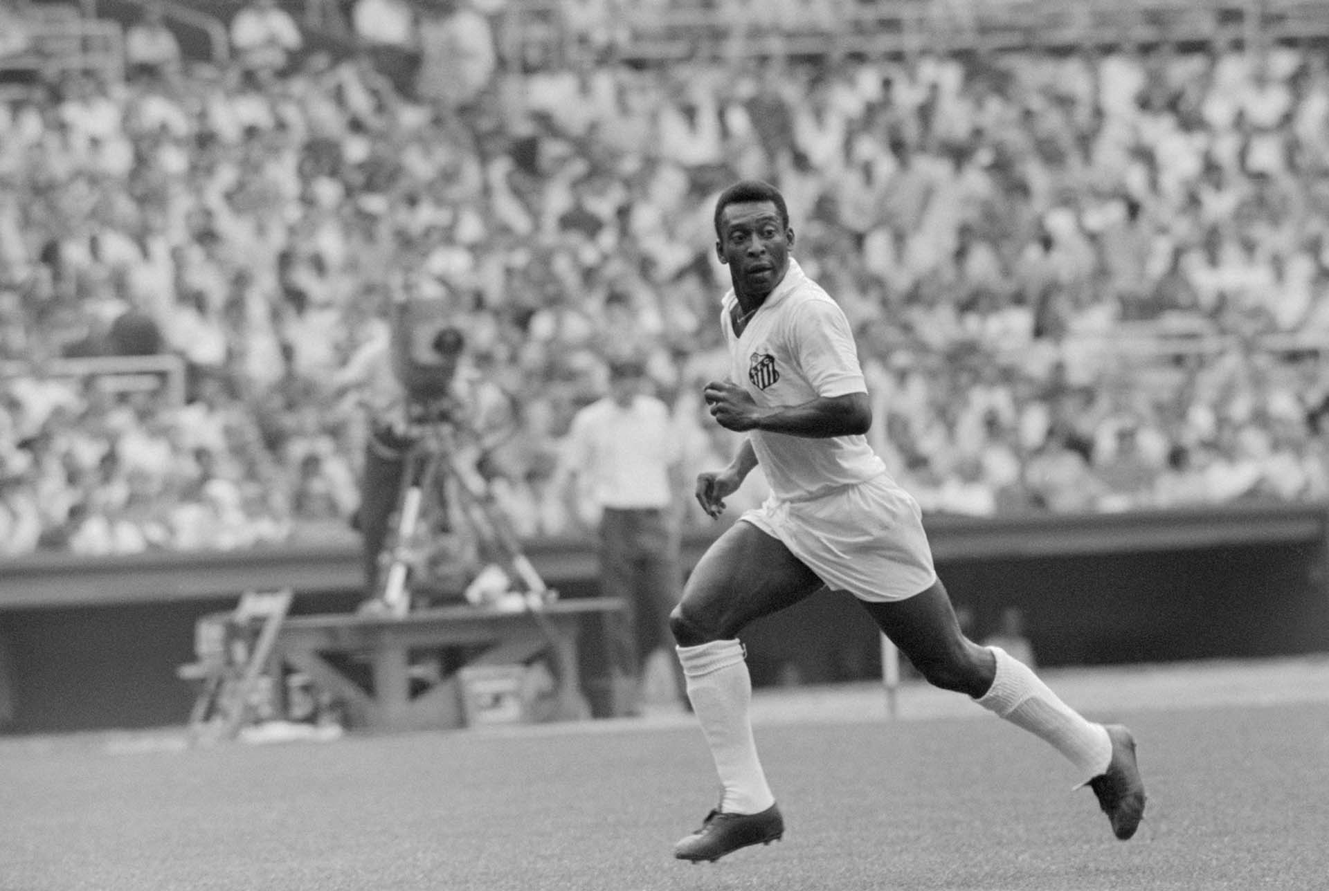 Pelé jugó en Santos entre  1956 y 1974 y es considerado el máximo ídolo de la institución