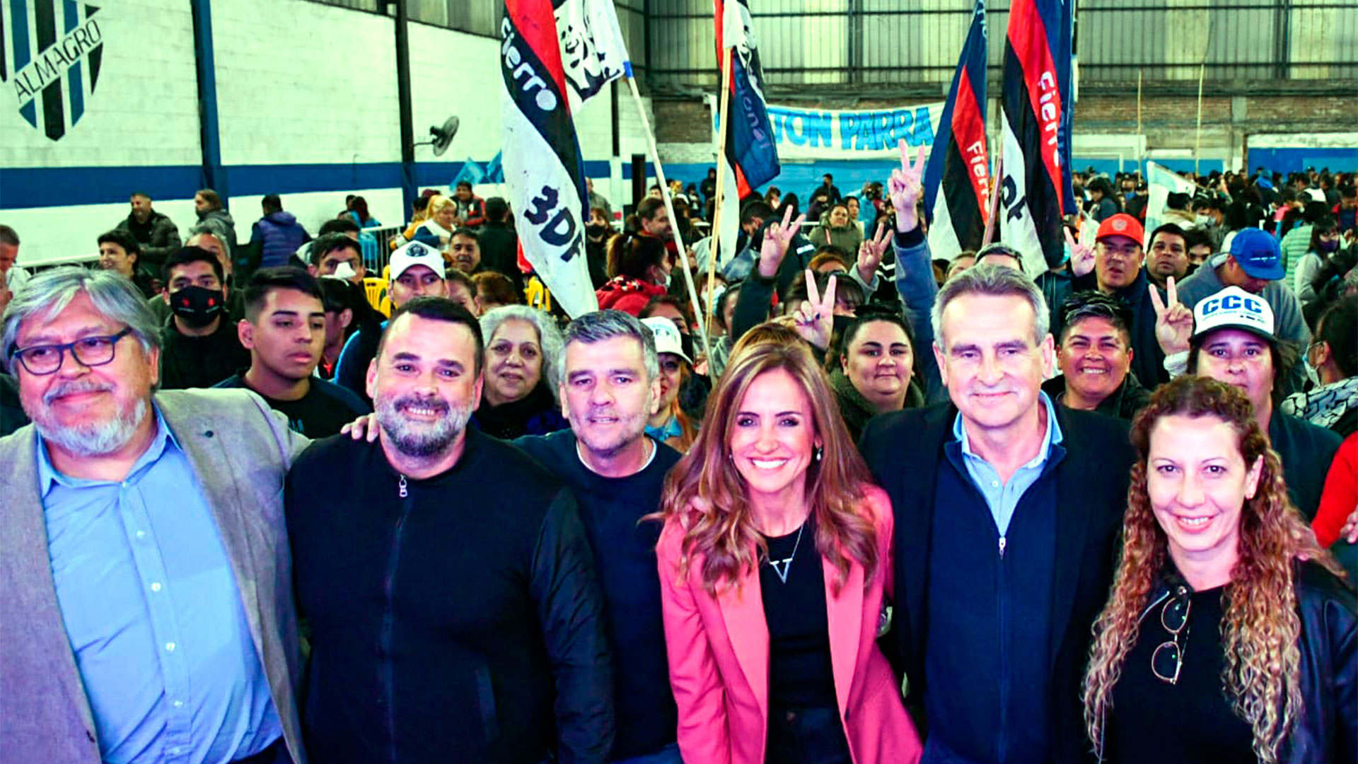 Los movimientos sociales oficialistas hicieron campaña en 2021 junto a Victoria Tolosa Paz en 2021