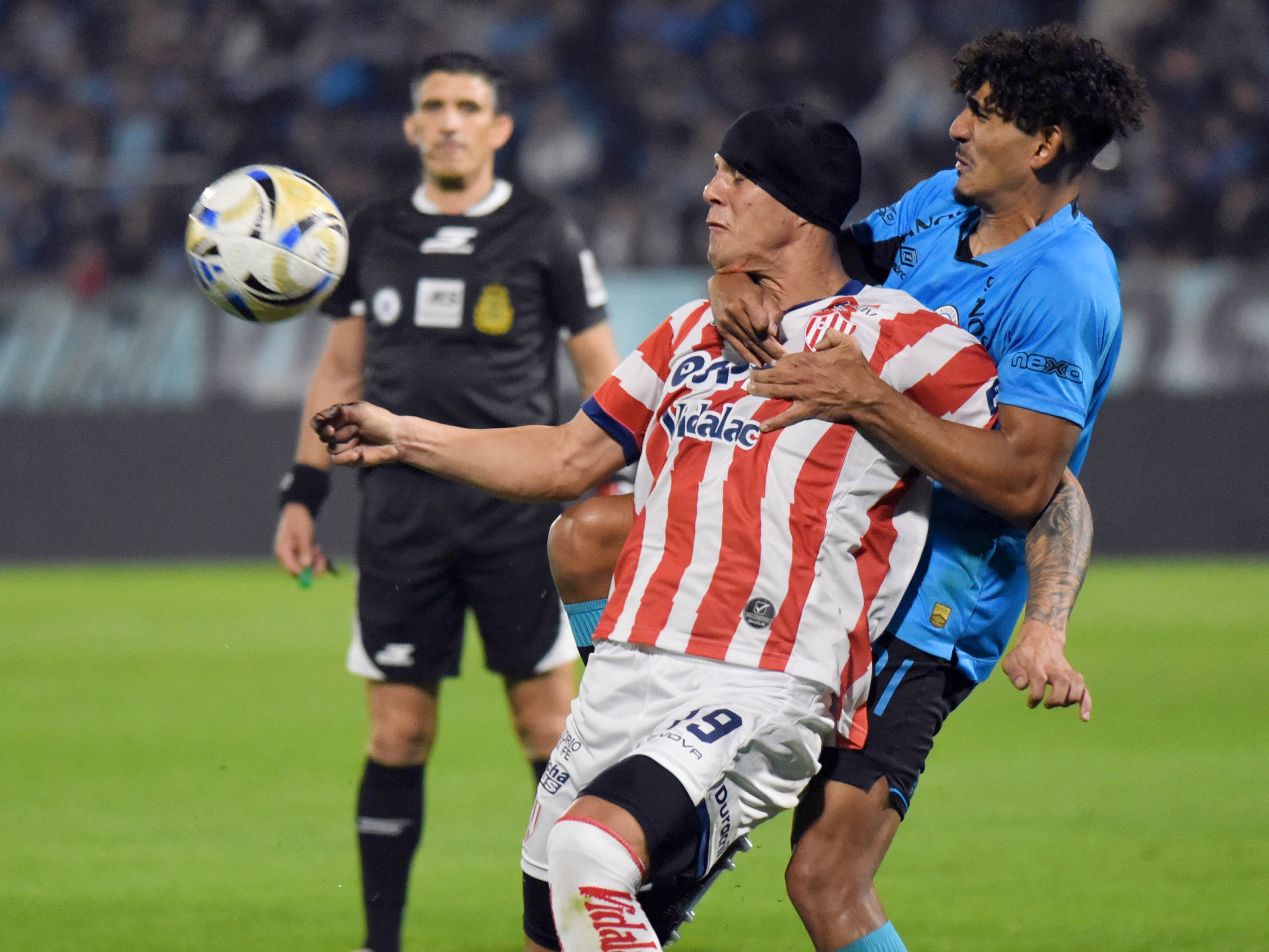 Belgrano venci&oacute; 2 a 0 Uni&oacute;n y es el primer semifinalista del Torneo Apertura
