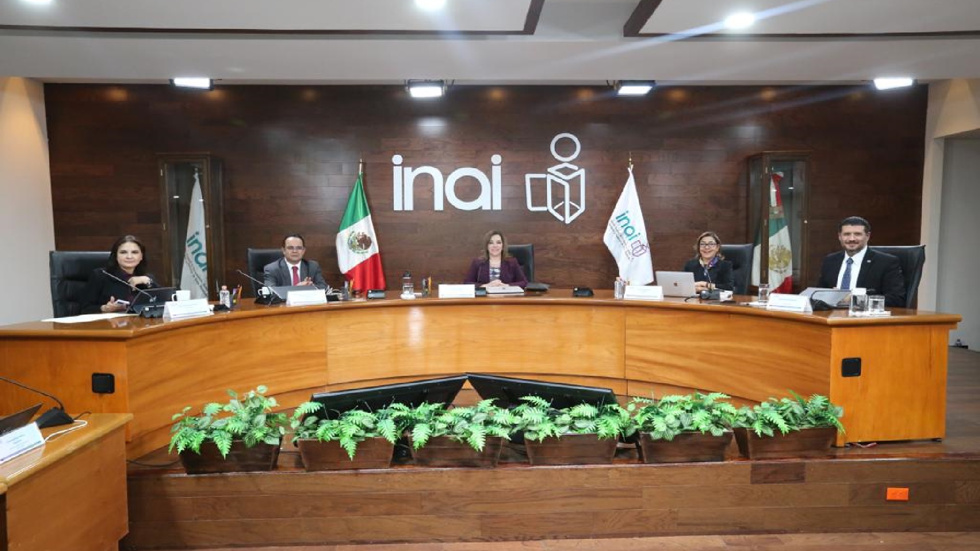 EL INAI reclamó que la ministra Loretta Ortiz Ahlf le negó la posibilidad de sesionar pese a no contar con quórum legal para hacerlo. (Especial)