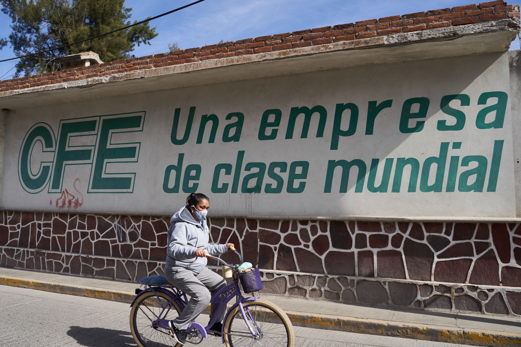 Los hechos ocurrieron el pasado 23 de abril de 2022, cuando la víctima fue invitada a una fiesta por parte de un trabajador de la CFE
Foto: Mauricio Palos / Bloomberg