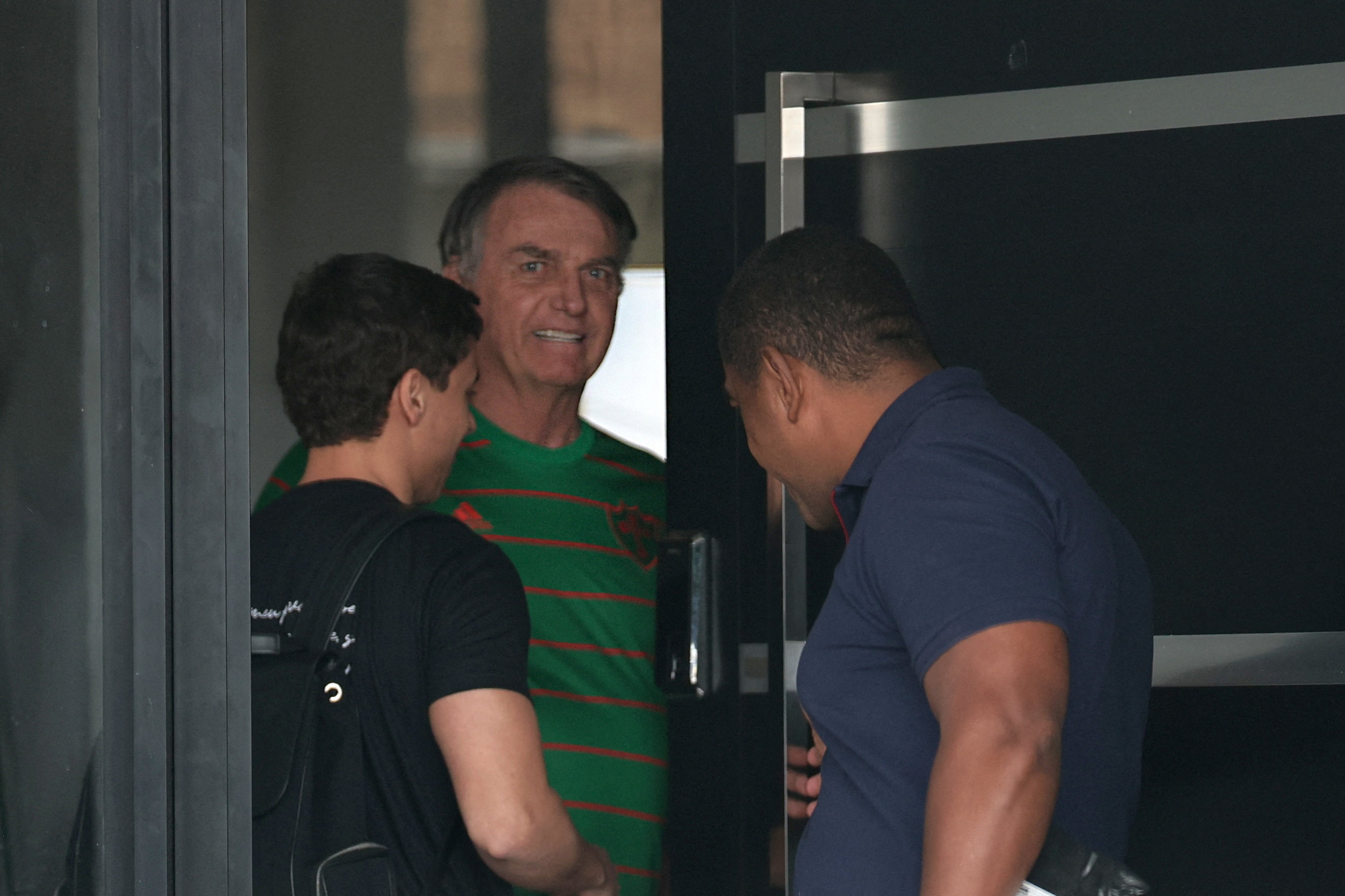 La Justicia de Brasil refrendó la orden de detención preventiva de Bolsonaro tras intentar quemar su tobillera electrónica 