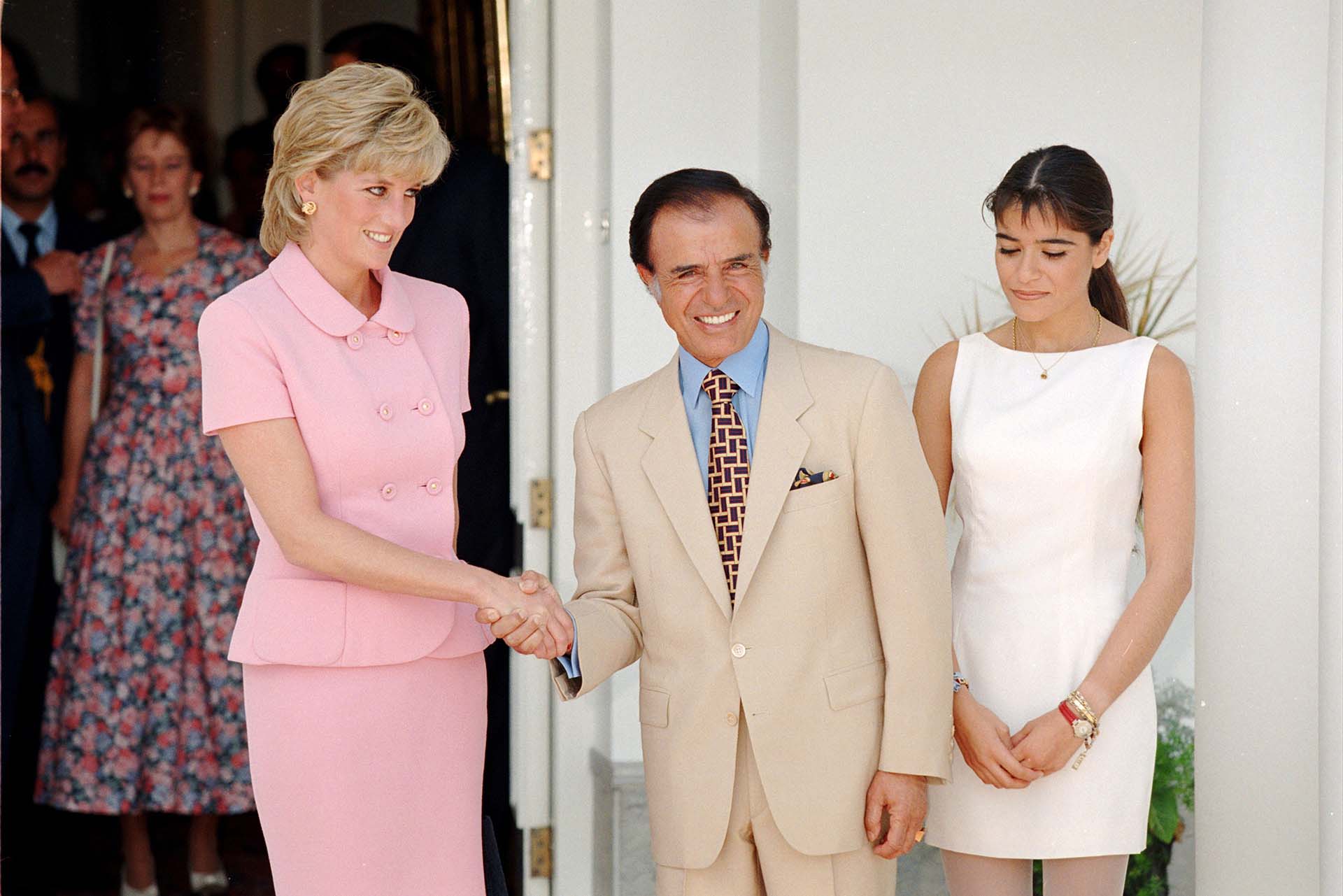 Acompañado por Zulemita, el 23 de noviembre del año 1995 Menem recibió a Diana, la princesa de Gales, que aterrizó en Argentina para dar inicio a una gira de beneficencia. Lady Di visitó el Hospital Garrahan y la Quinta de Olivos