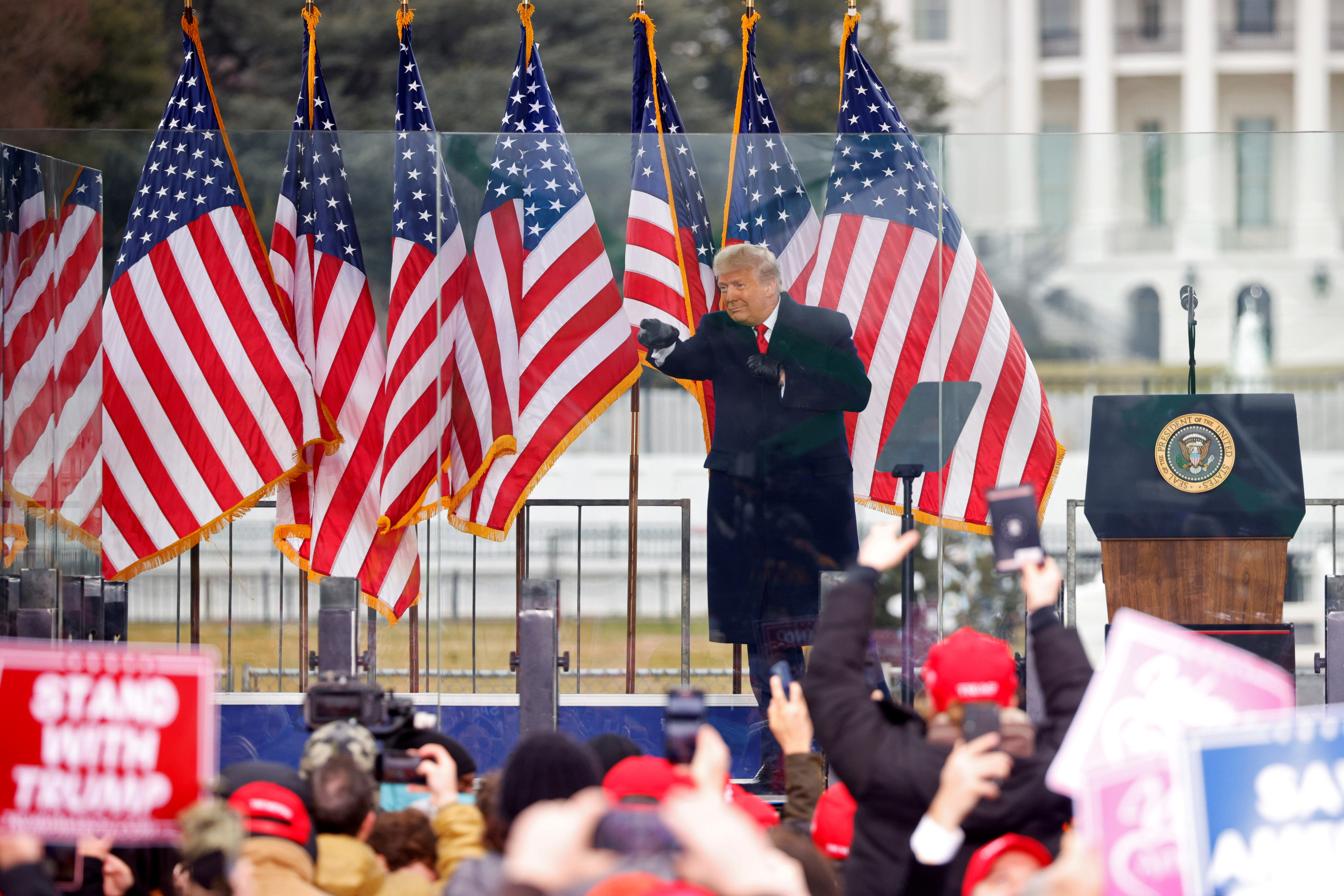 El ex presidente de los Estados Unidos, Donald Trump. Foto: REUTERS/Jim Bourg