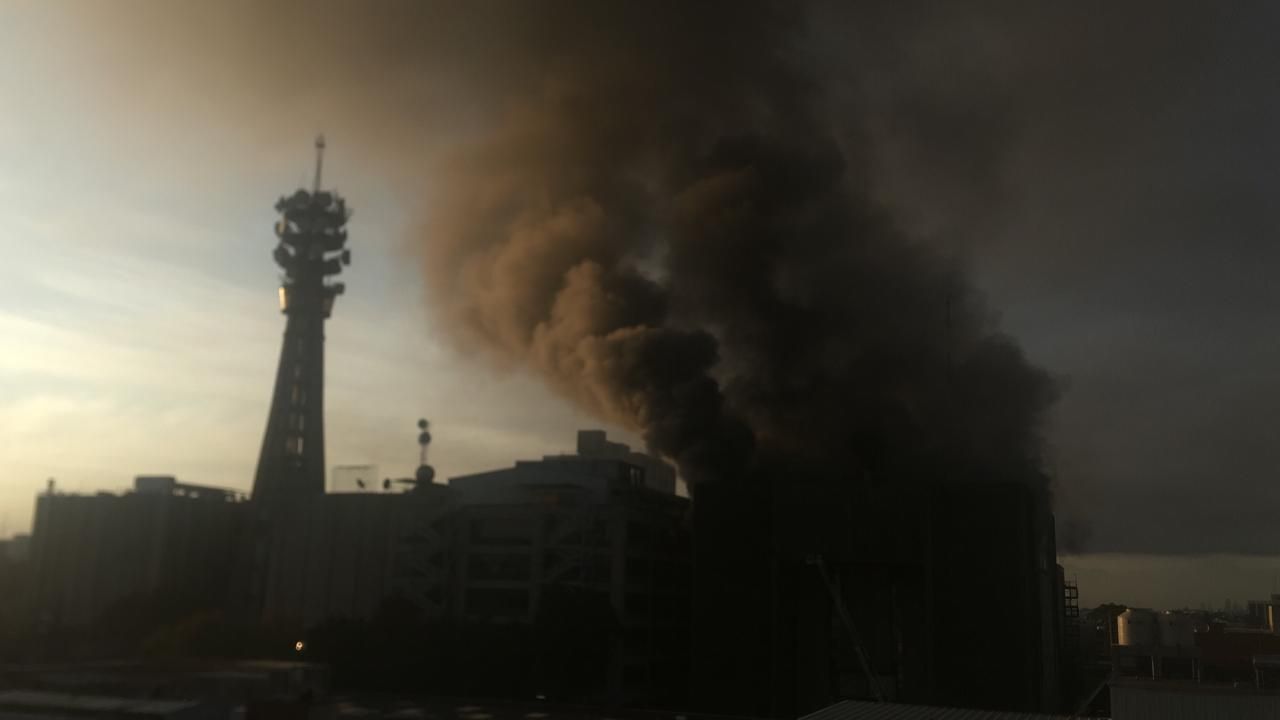 9 de enero 2021. Ciudad de México. Un incendio se registró en el Centro de Control del Metro ubicado en la calle de Delicias durante la madrugada de este sábado.