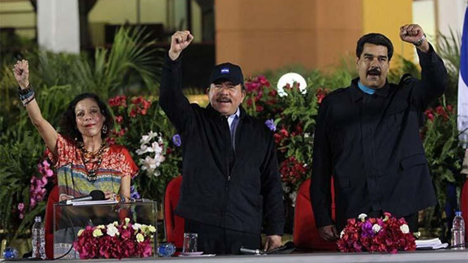 La dueda privada originada en los oscuros negocios petroleros de la familia de Daniel Ortega con el régimen de Maduro podría convertirse en pública, estiman los economistas nicaragüenses (Foto de 19 Digital)