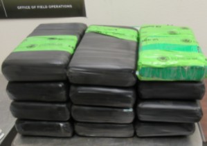 Paquetes que contienen 40 libras de cocaína en Puente
Internacional de Hidalgo (Foto: U.S. Customs and Border Protection)