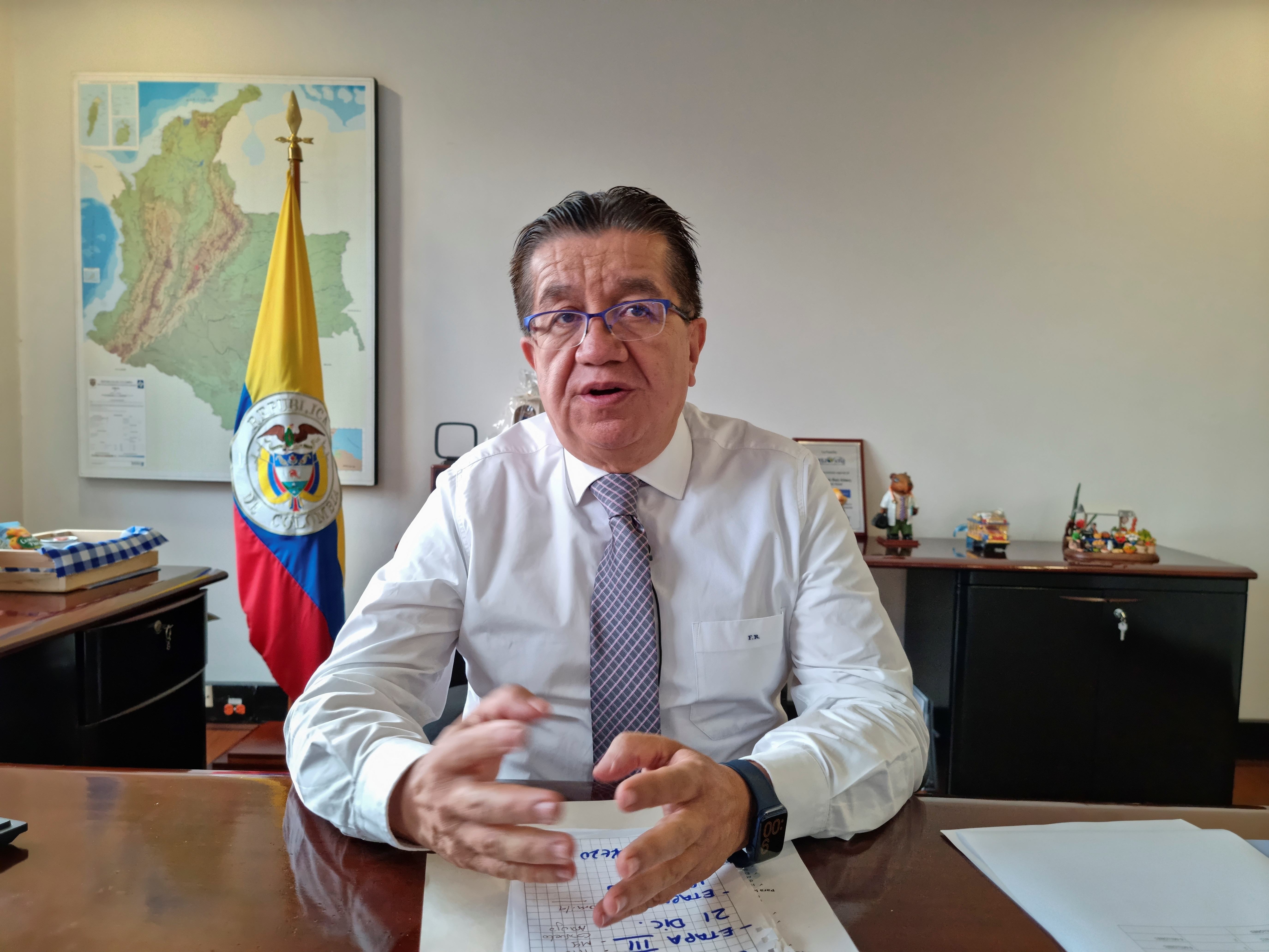 En la imagen, el ministro de Salud de Colombia, Fernando Ruiz. Foto: REUTERS/Luis Jaime Acosta