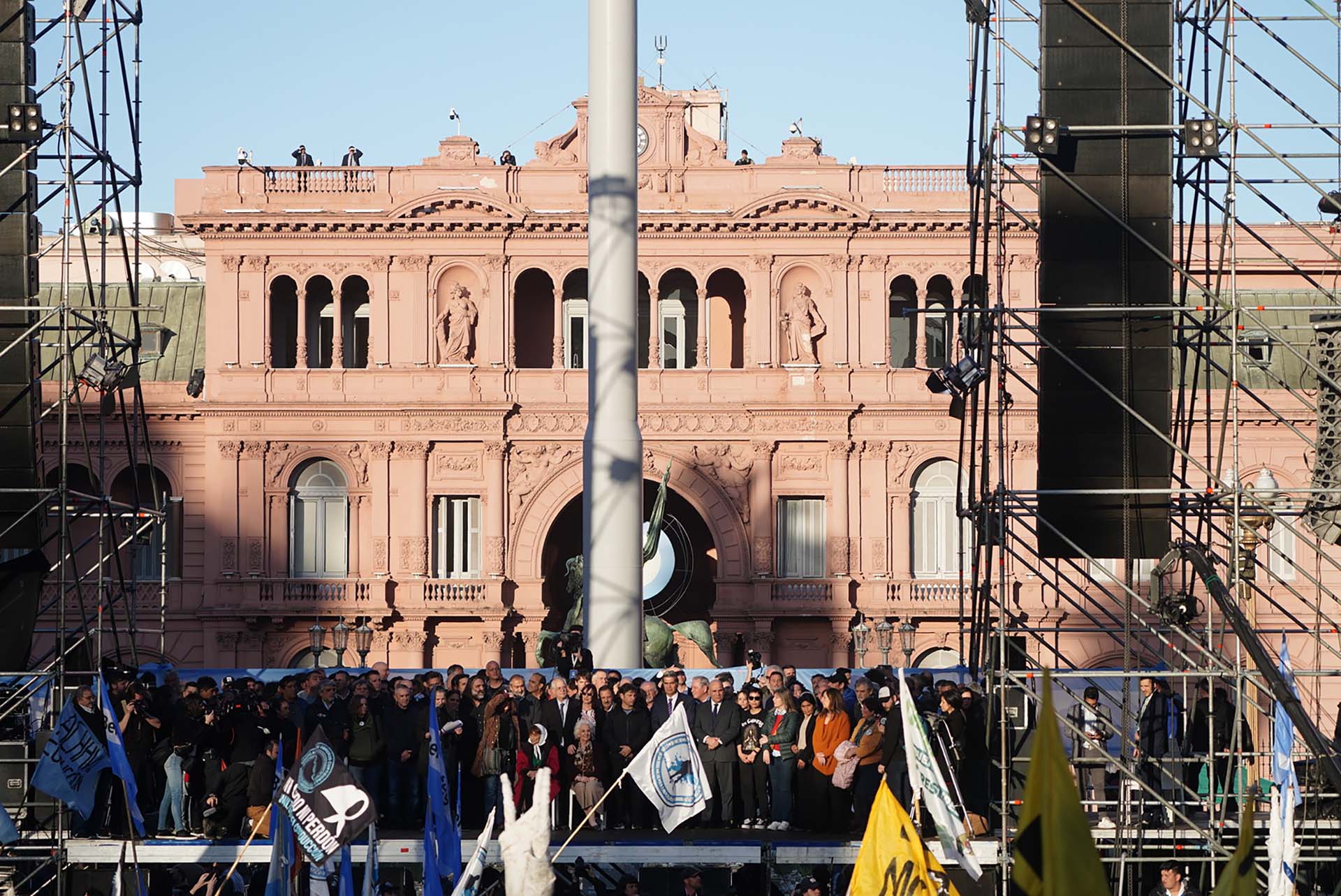 El oficialismo leyó un comunicado en la Plaza de Mayo que provocó enojó en Juntos por el Cambio (Franco Fafasuli)