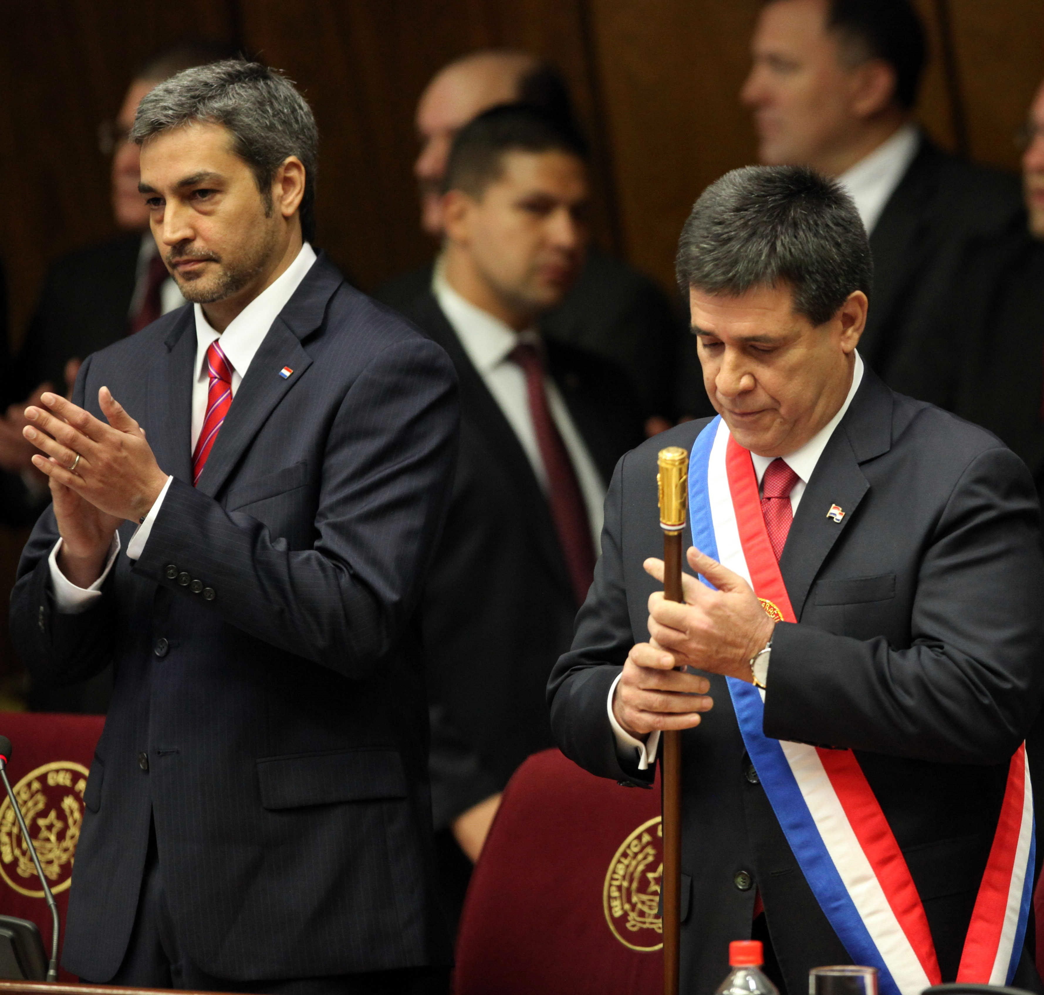 El presidente de Paraguay, Mario Abdo Benítez, y su antecesor, Horacio Cartes, en una fotografía de archivo. EFE/Andrés Cristaldo
