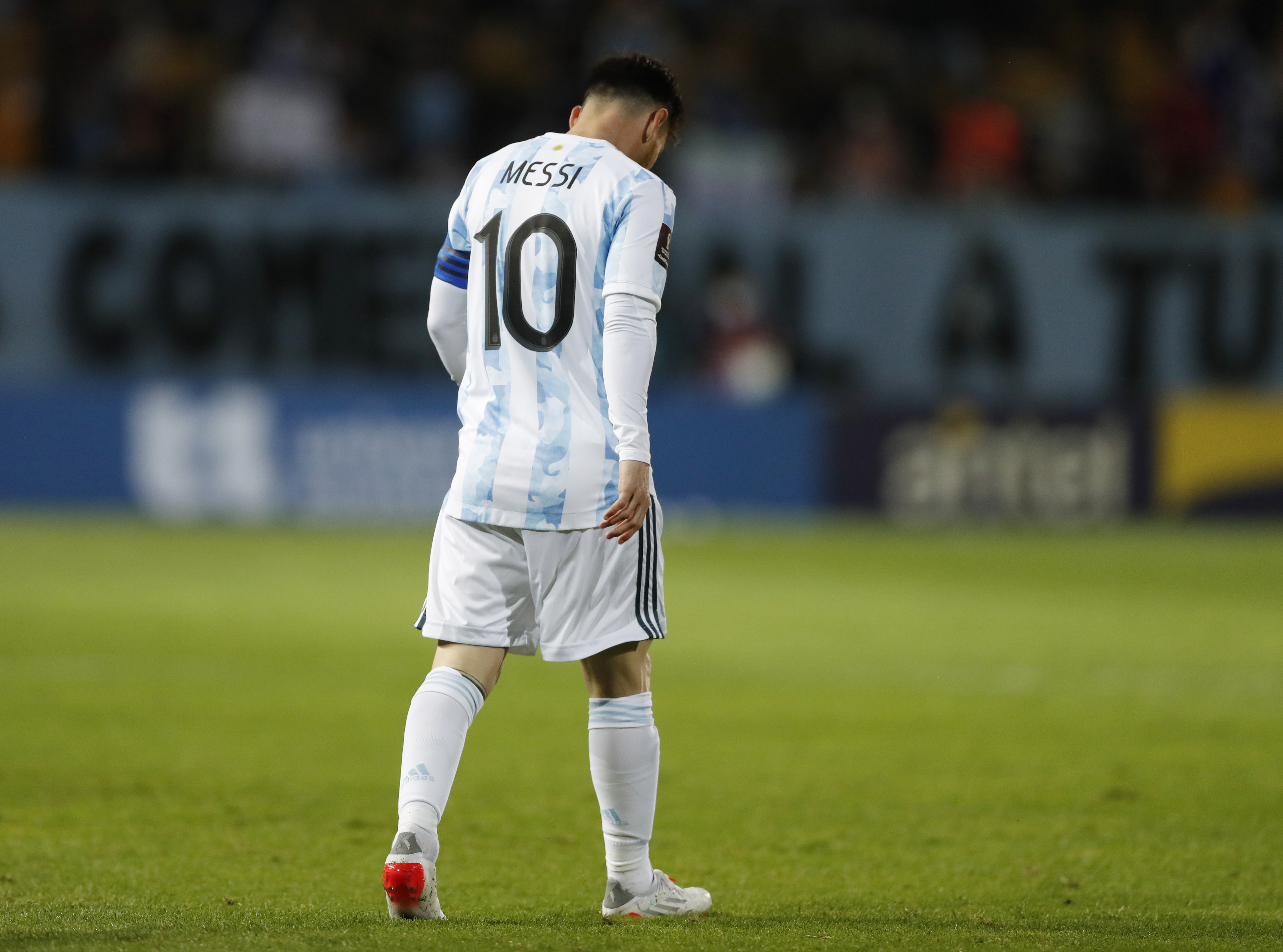 Argentina, con Messi entre los suplentes, tuvo un nivel bajo ante Uruguay (Foto: Reuters)