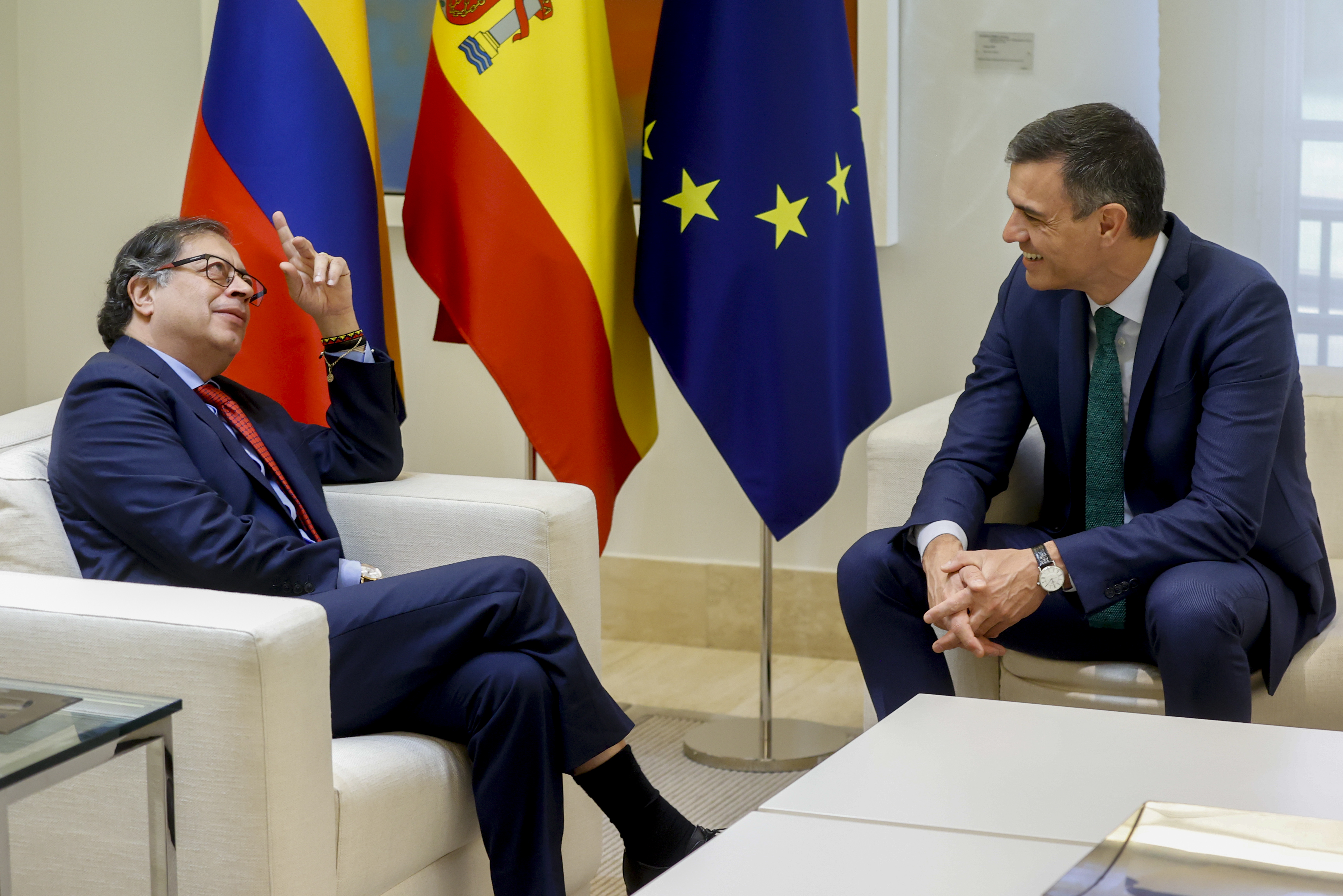 El presidente de Colombia, Gustavo Petro, junto a su homólogo español, Pedro Sánchez, en el Palacio de la Moncloa, en Madrid (Juan Carlos Hidalgo/EFE)