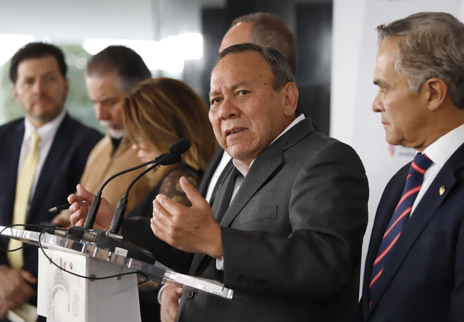 Jesús Zambrano argued that the coalition can only achieve victory with election of candidates including civil society and also themselves (PRD)