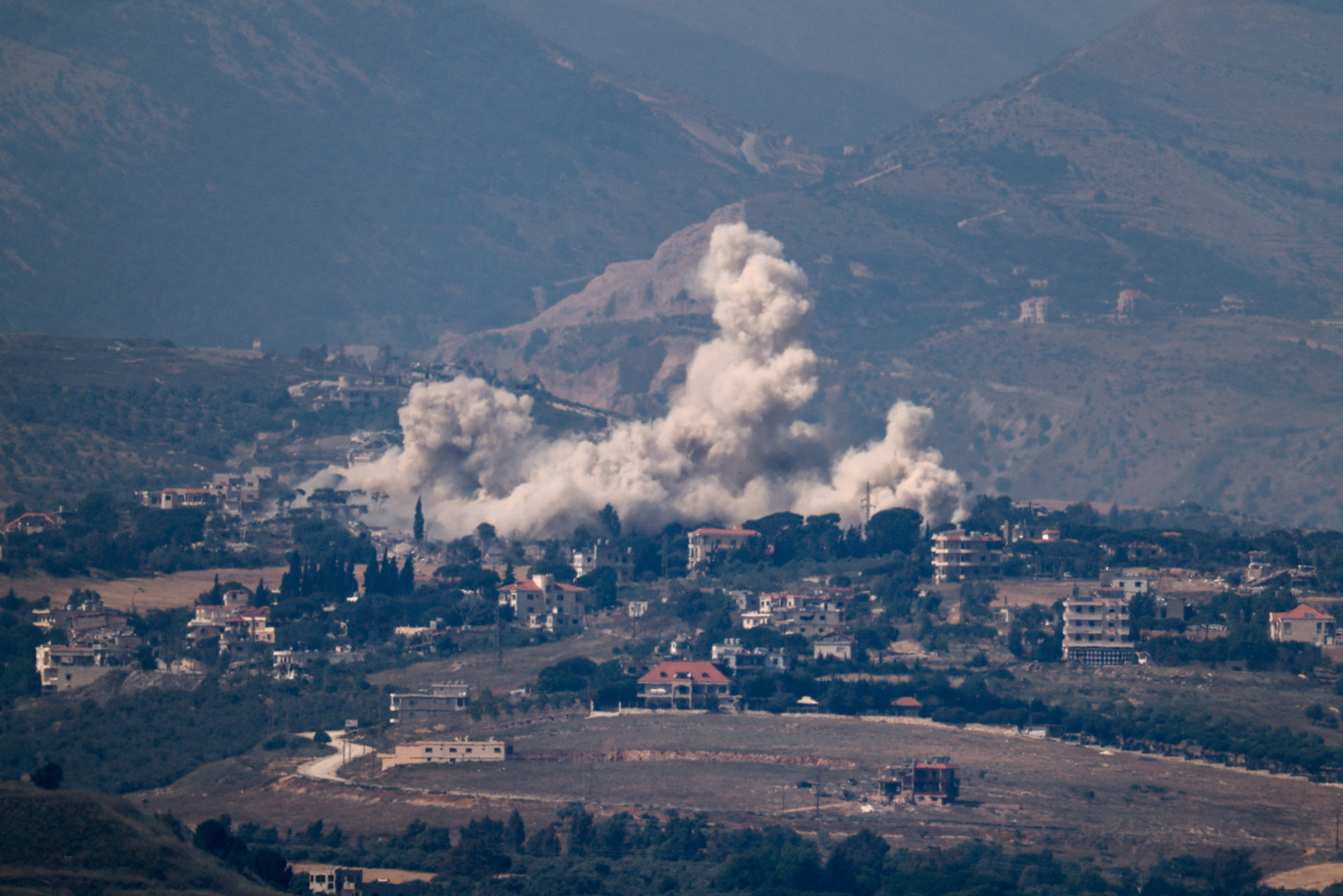 El Gobierno de L&iacute;bano dijo que el grupo terrorista Hezbollah acept&oacute; detener los ataques contra Israel