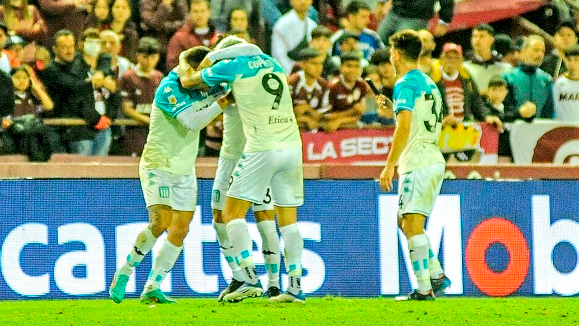 Racing Club se enfrenta a River Plate con el objetivo de ganar y esperar un resultado favorable en la Bombonera