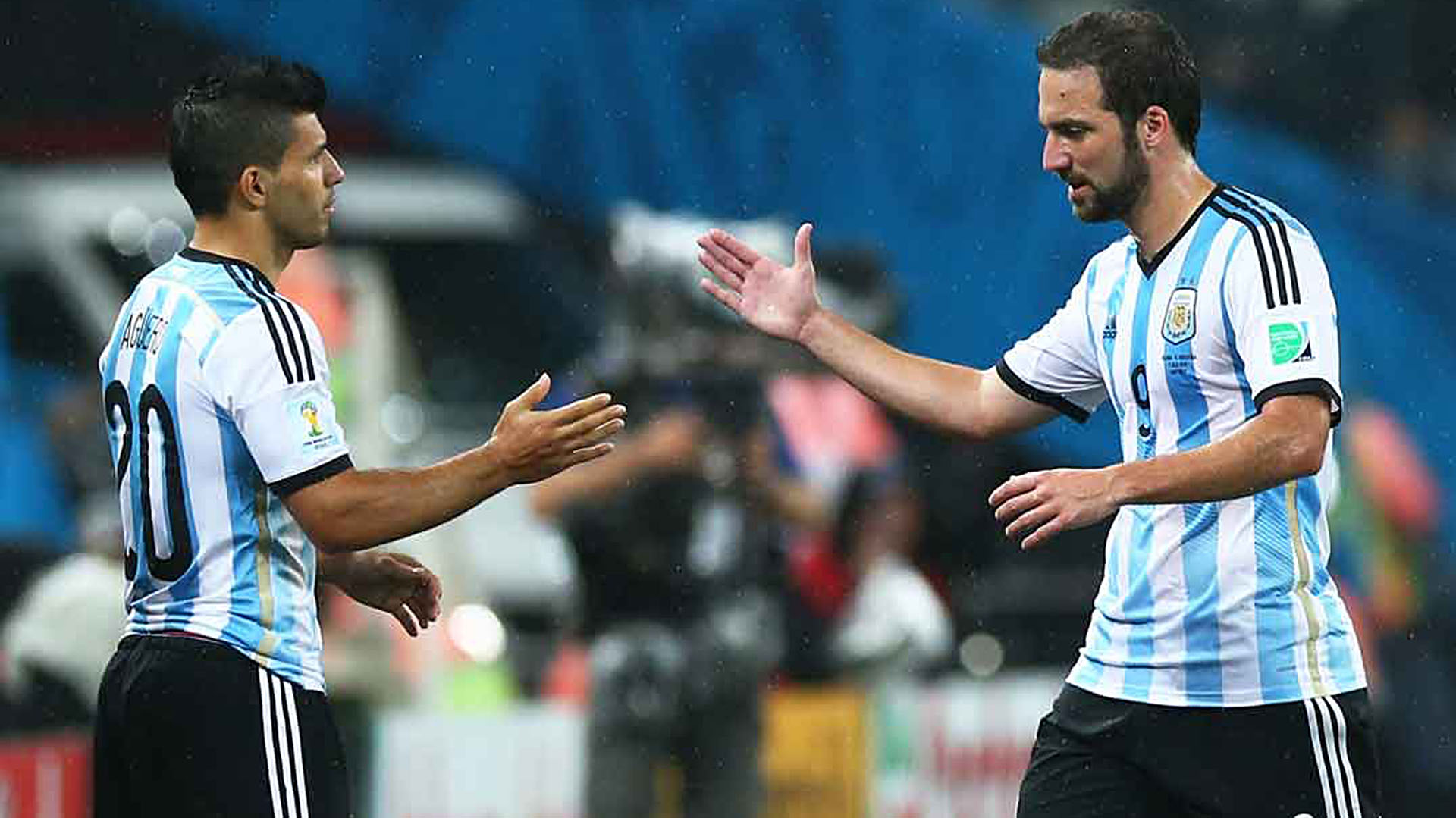 Gonzalo Higuaín volverá al fútbol de la mano del Kun Agüero