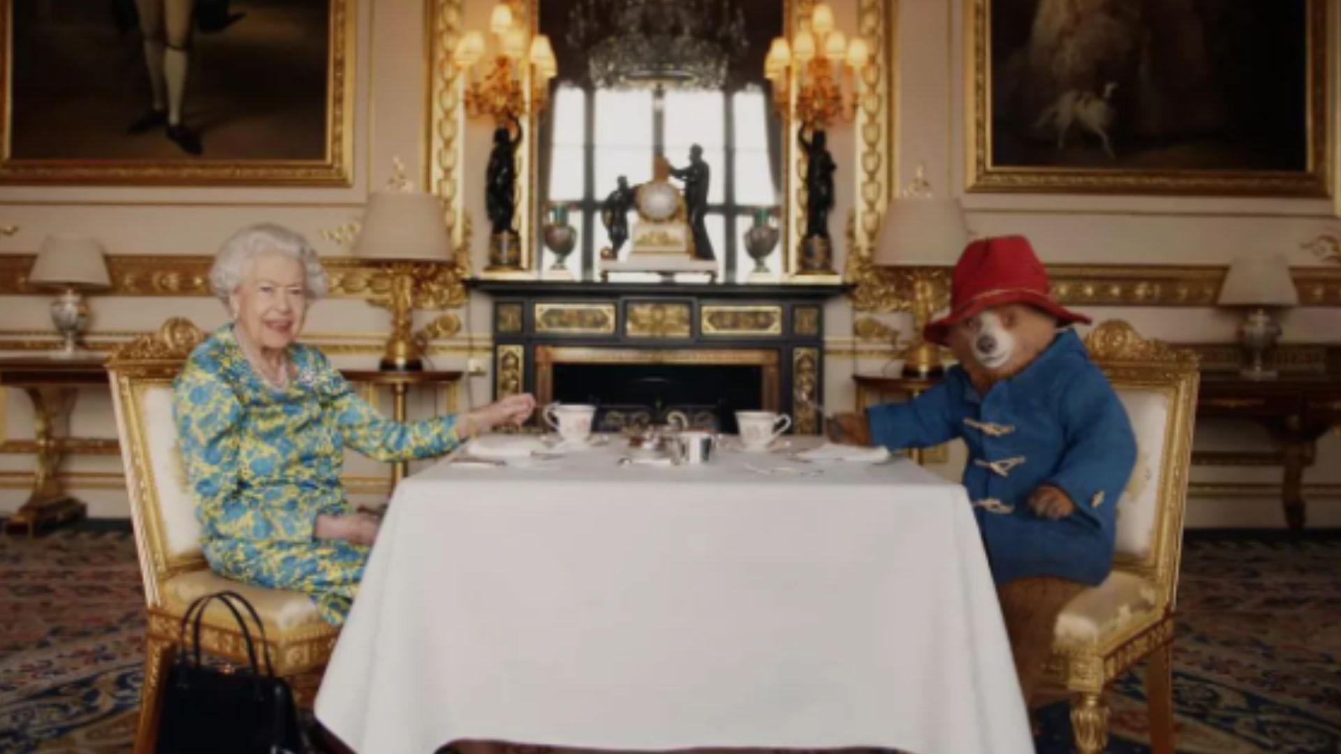 A principios de este año la Reina Isabel grabó un video con el oso Paddington en el contexto de las celebraciones del jubileo de platino  (Instagram)