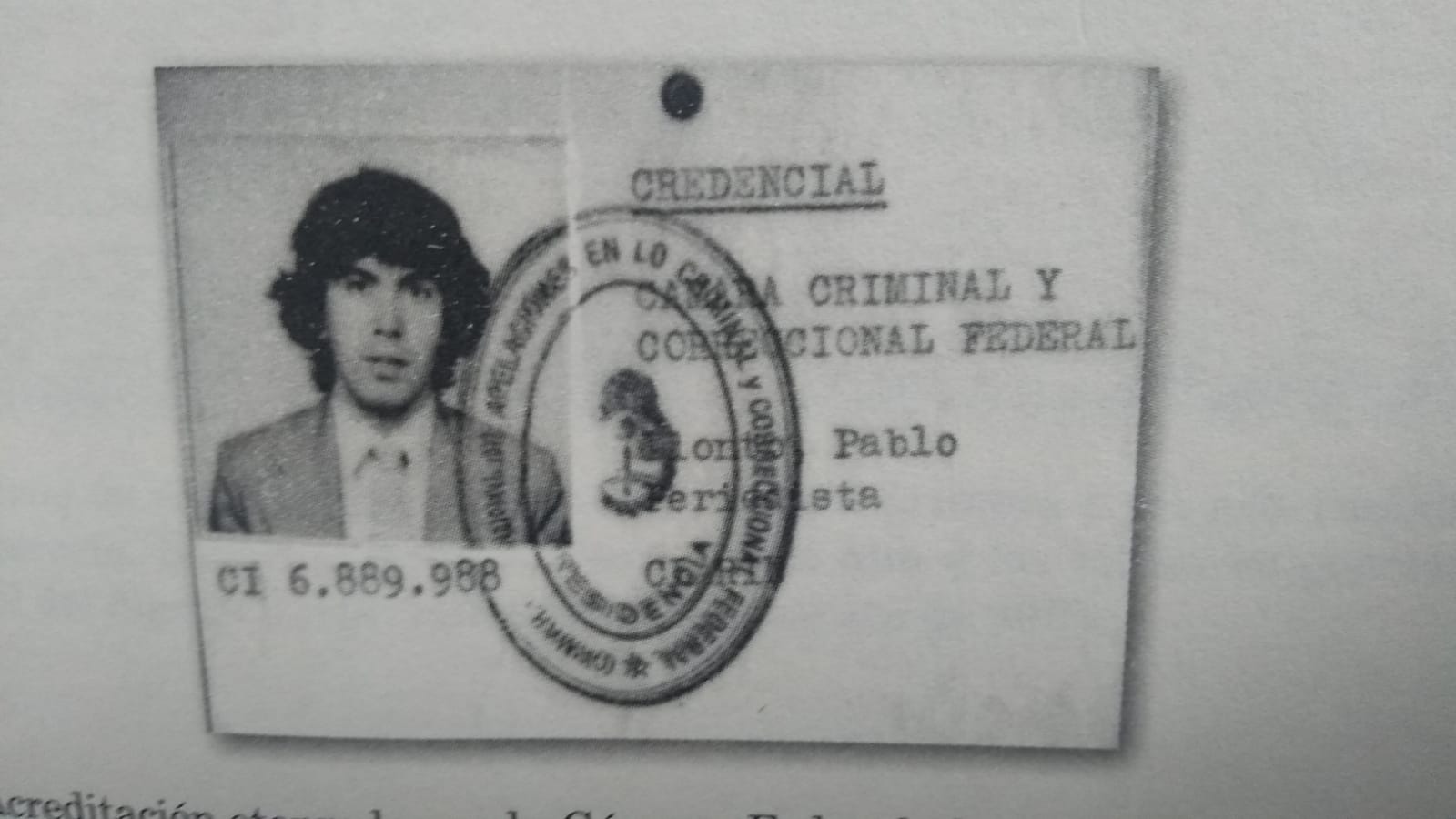 La credencial de Pablo Llonto para la cobertura del histórico juicio a las Juntas Militares