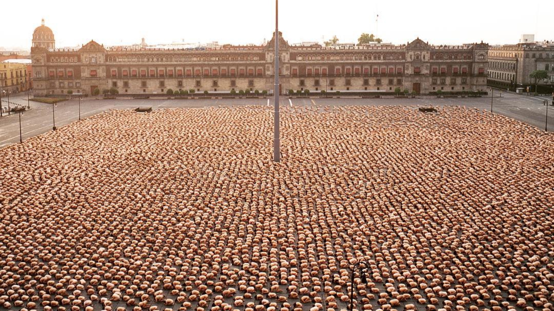 Spencer Tunick Regresó A Ciudad De México Y Desnudó Por Lo Menos 50