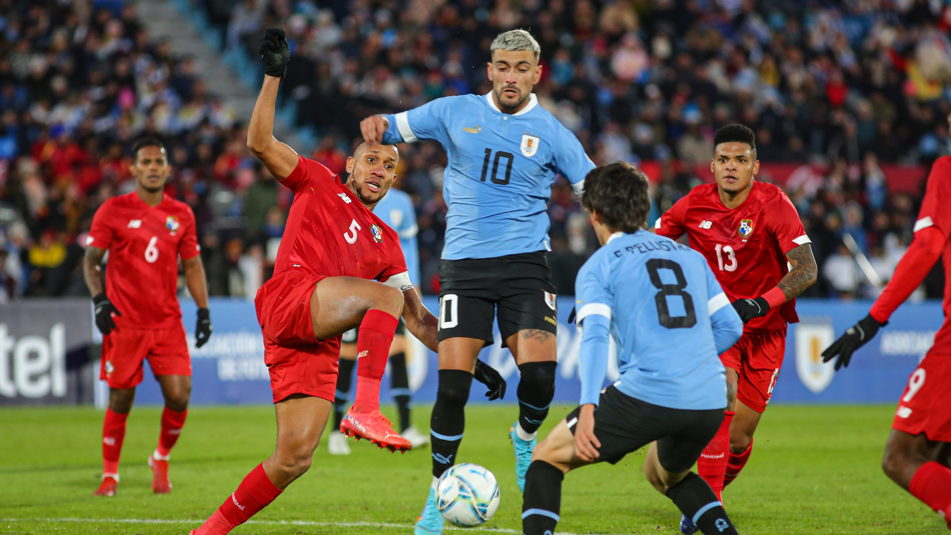 Uruguay venció 5-0 a Panamá en su último amistoso.  (Gastón Britos)