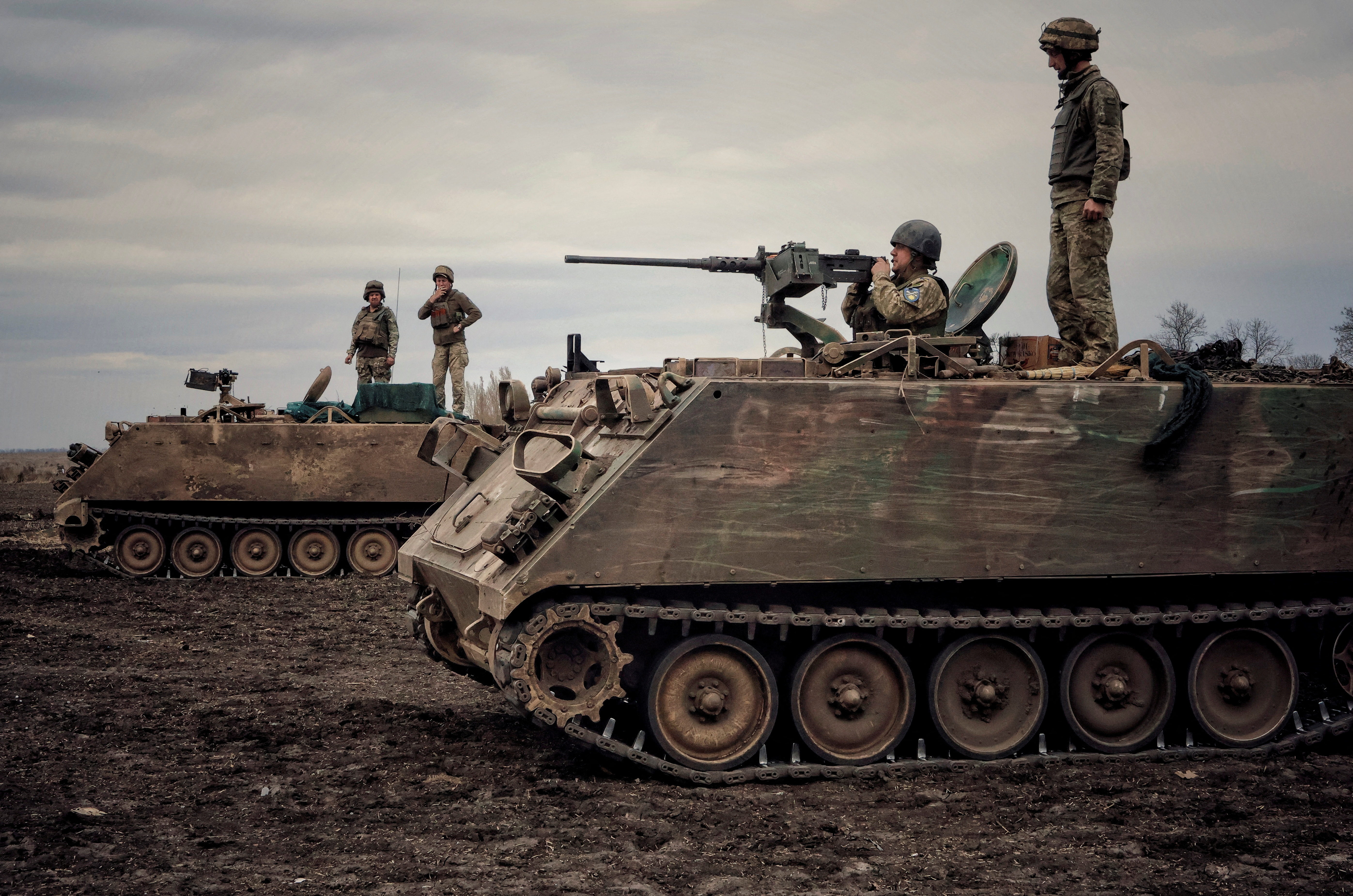 España vuelve a confiar en la industria militar local: 2.000 millones para reemplazar los tanques M113, emblema de la guerra de Vietnam