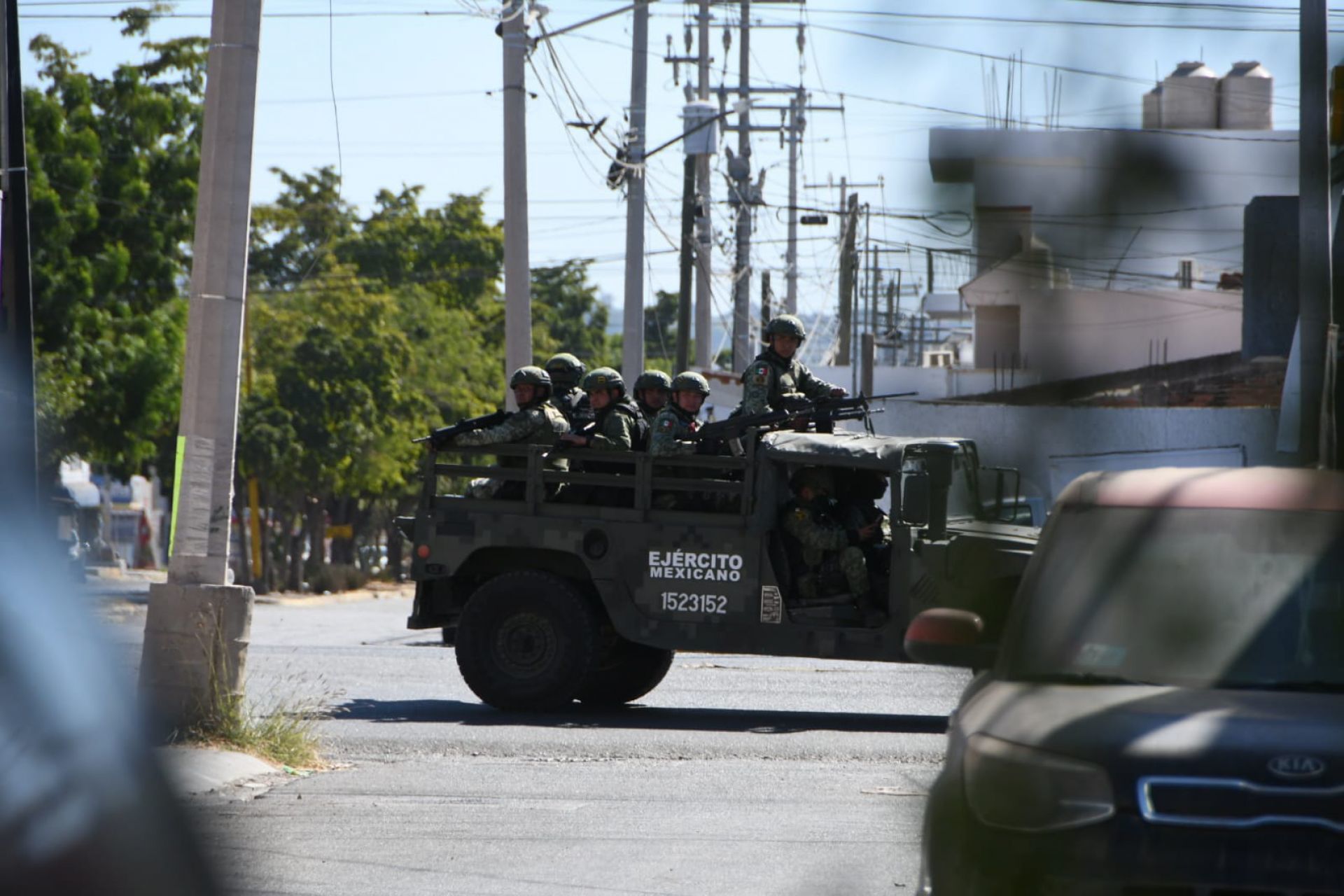 The National Guard in coordination with the Army had powerful weapons to confront those who accompanied Ovidio Guzmán (LEONARDO ESPINOZA AND ALEJANDRO ESCOBAR/CUARTOSCURO.COM)