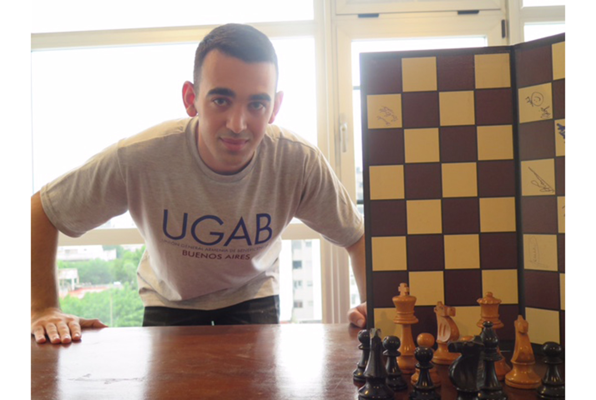 Después de ocho años, un ajedrecista de élite pasó por la Argentina: los  detalles de la visita de Hayk Martirosyan, la nueva estrella armenia -  Infobae