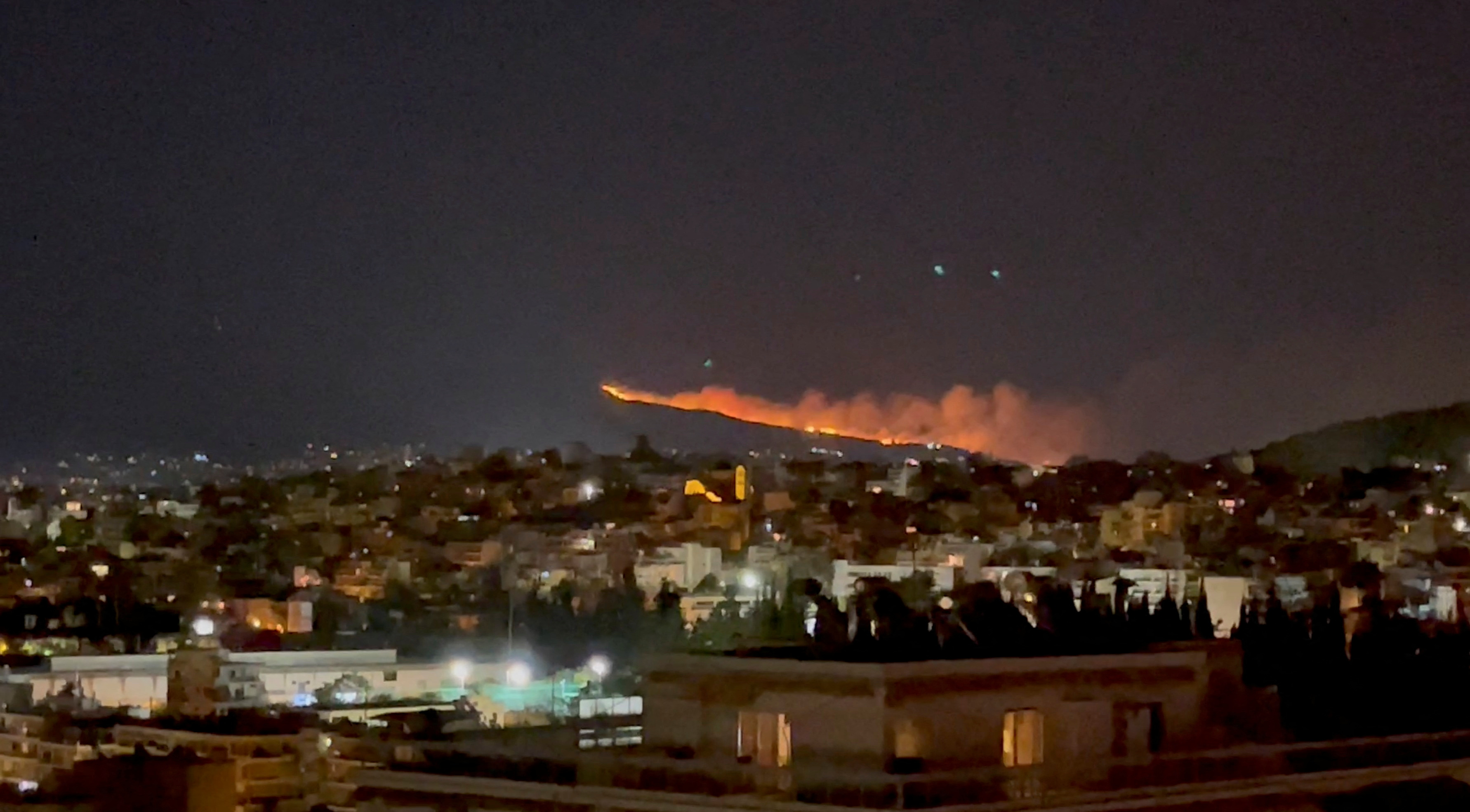 Incendios en las afueras de Atenas, Grecia (Thanasis Gounaris/via REUTERS)