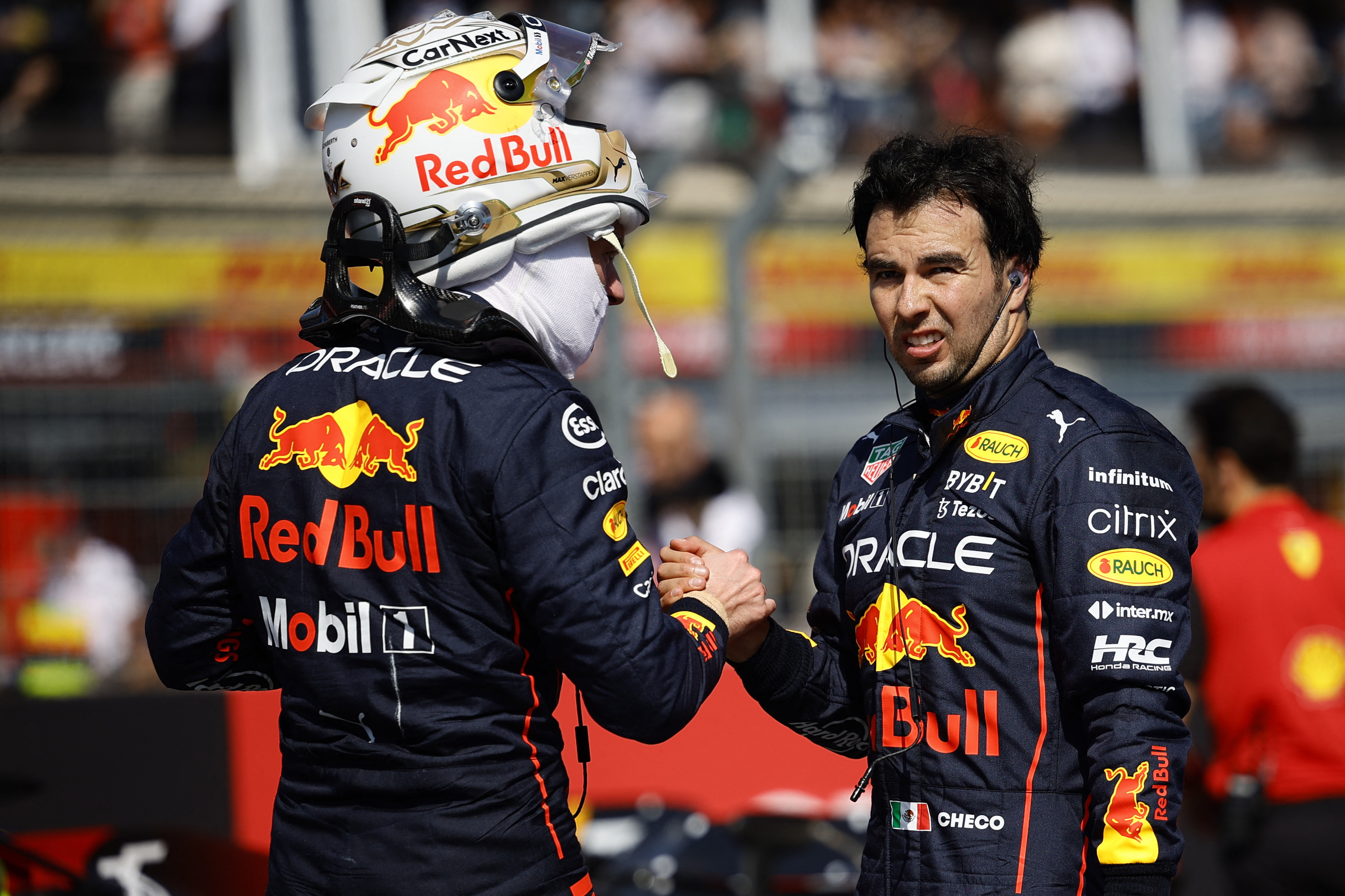 Max Verstappen y Checo Pérez comenzarán el GP de Francia 2 y 3, solo por detrás de Charles Leclerc (Foto: REUTERS/Sarah Meyssonnier)
