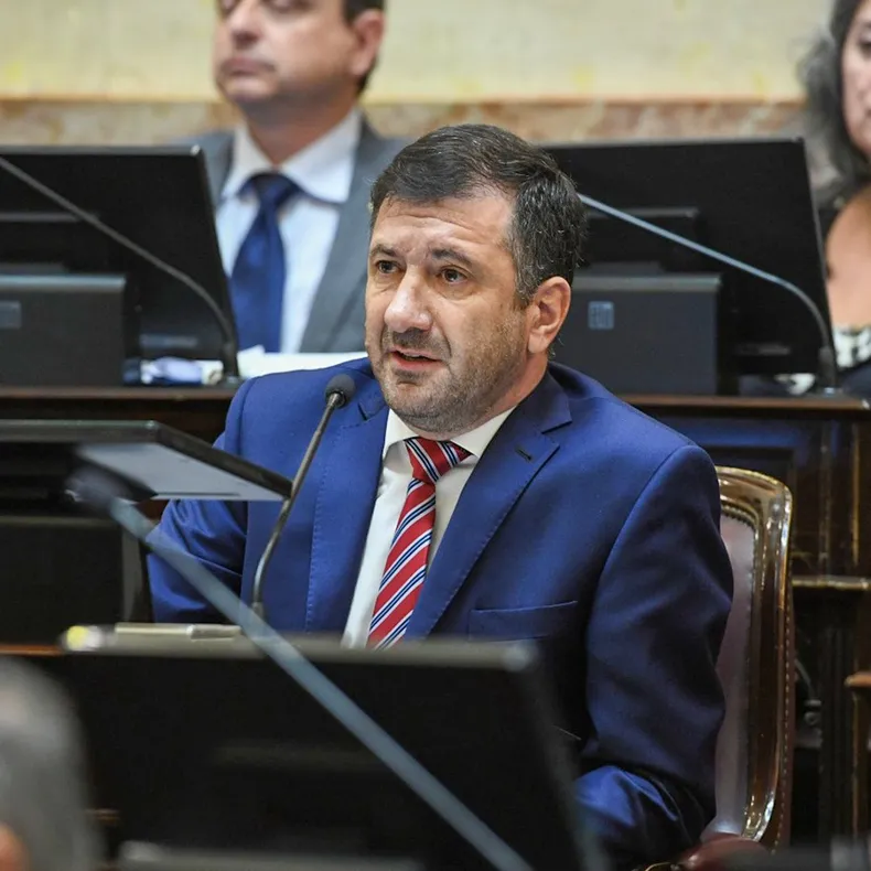 La banda de Edgardo Kueider ser&aacute; sometida a un juicio que anticipa los que podr&iacute;a ocurrir con el exsenador en la Justicia