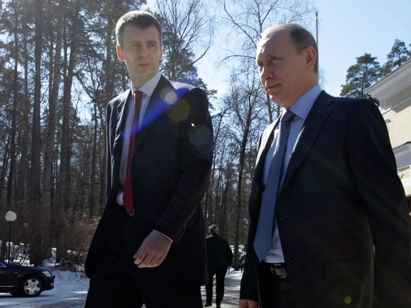 Mikhail Prokhorov y Vladimir Putin (AP)