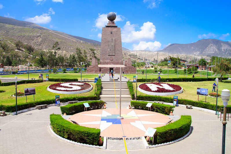 Le Monument Du Milieu Du Monde En Équateur N Est Pas Au Bon Endroit Quelle Est La Véritable