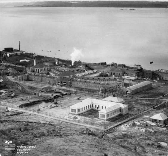 En medio de su construcción federal, Kicillof busca contener a intendentes en alerta por la caída de recursos 