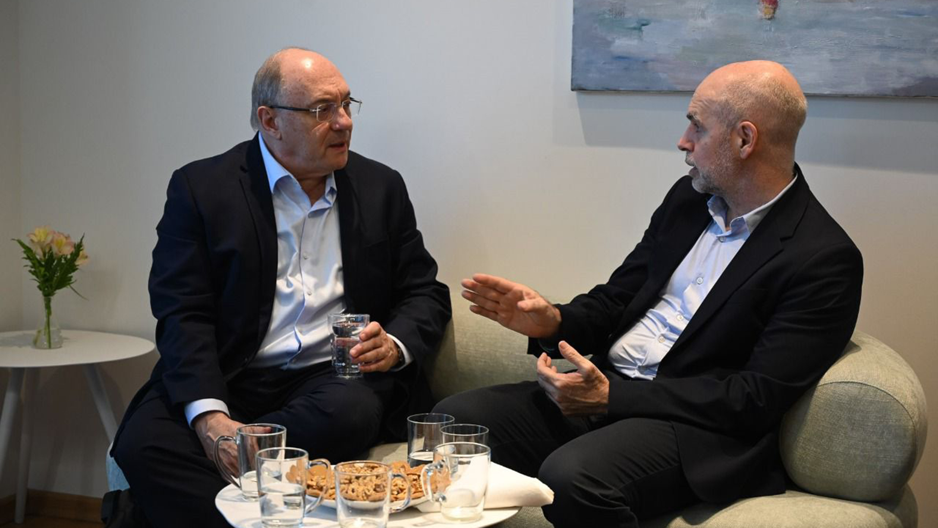 El jefe de Gobierno junto a Leonardo Leiderman, profesor de la Universidad de Tel Aviv y asesor económico jefe del Bank Hapoalim. En el encuentro también estuvieron Straface y Francisco Resnicoff.