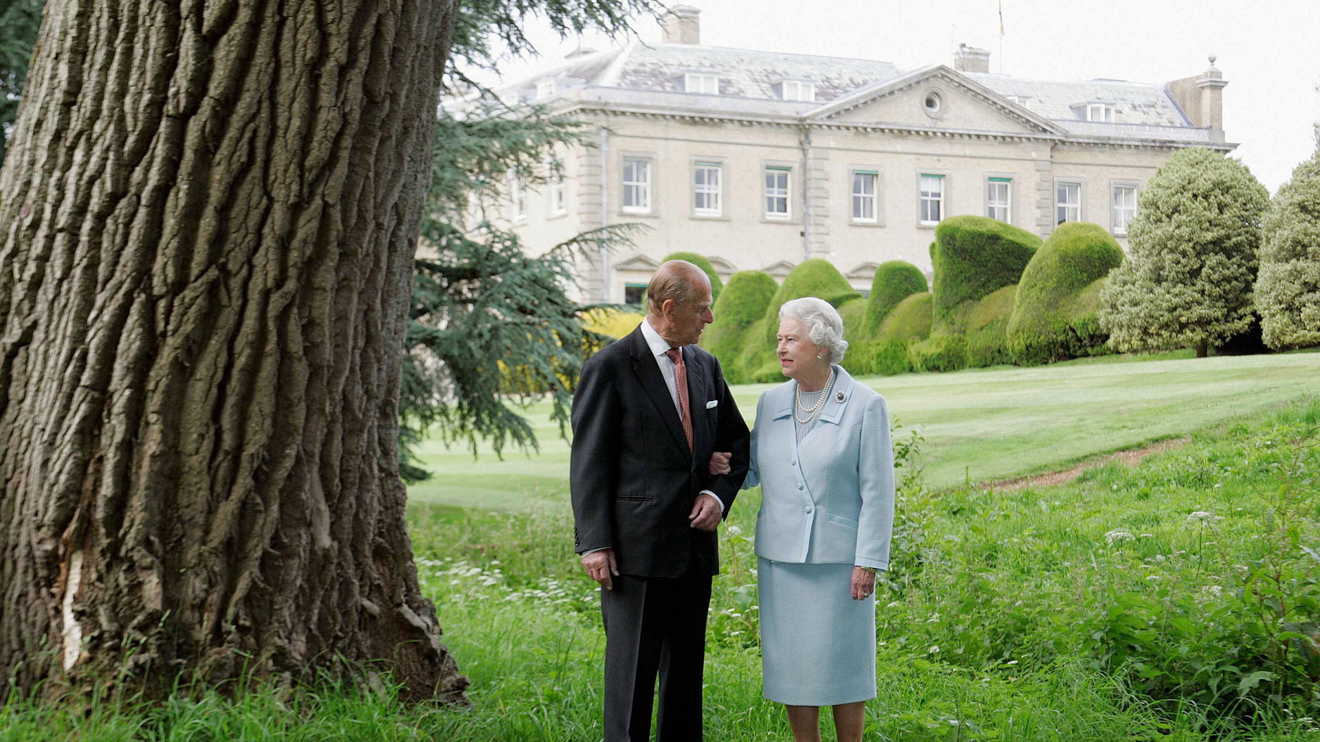 La Reina Isabel II y el Príncipe Felipe celebran sus bodas de diamante en Broadlands, Hampshire, Gran Bretaña (Reuters)