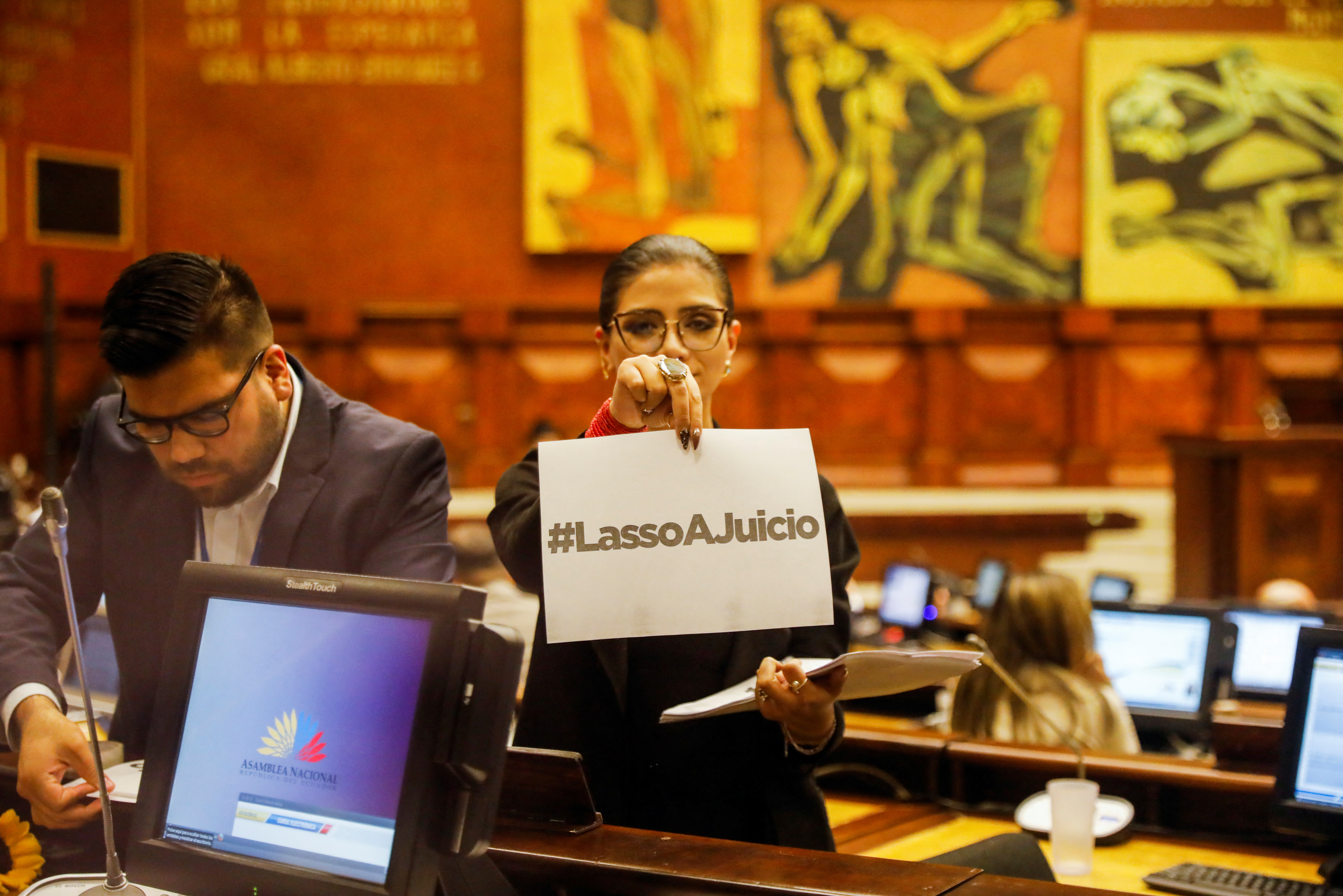 La oposición de Guillermo Lasso busca concretar un juicio político en su contra. (REUTERS/Karen Toro)
