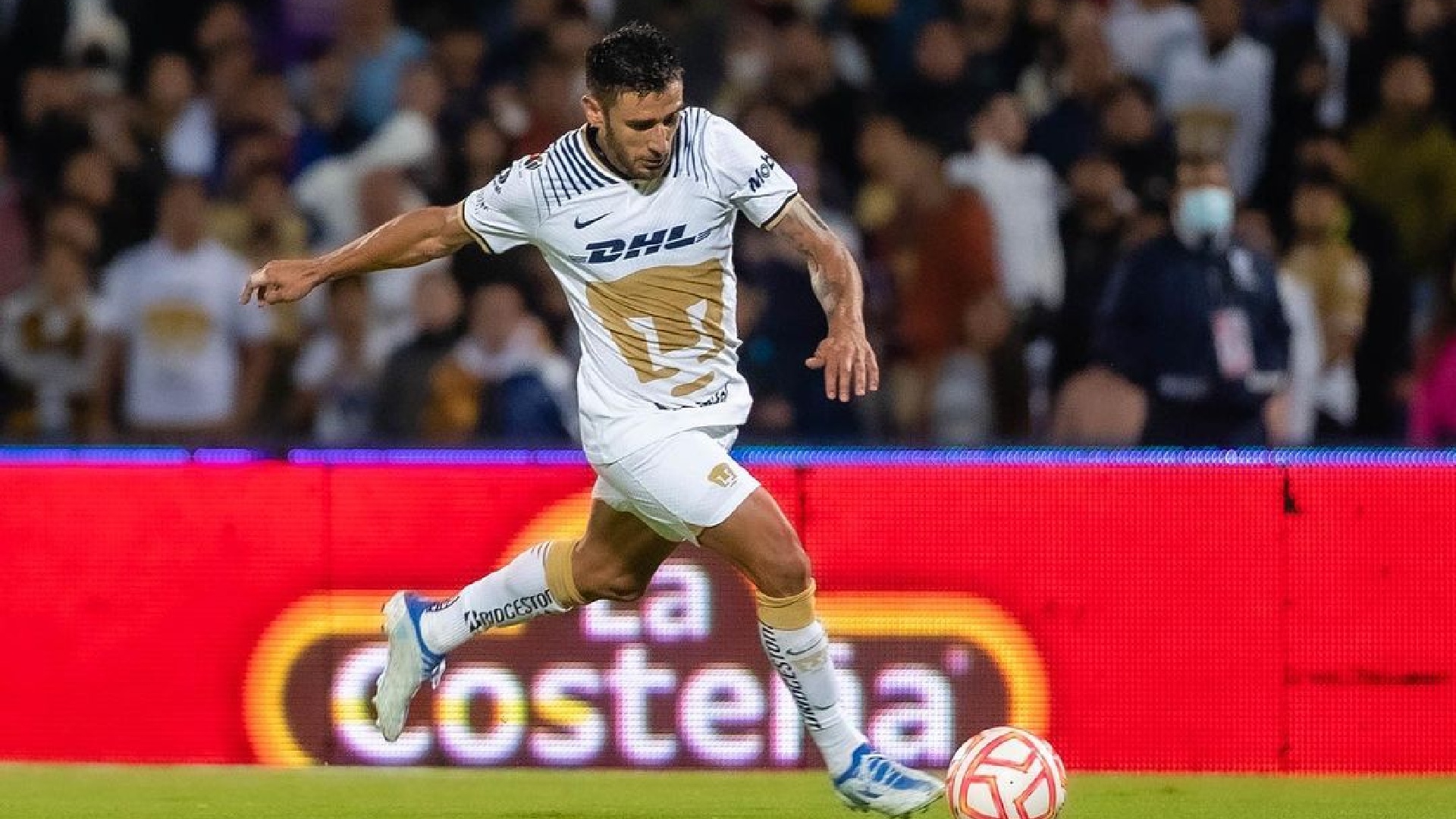 Salvio llegó a Pumas el mes pasado y ya marcó un gol (Foto: Instagram/totosalvio)