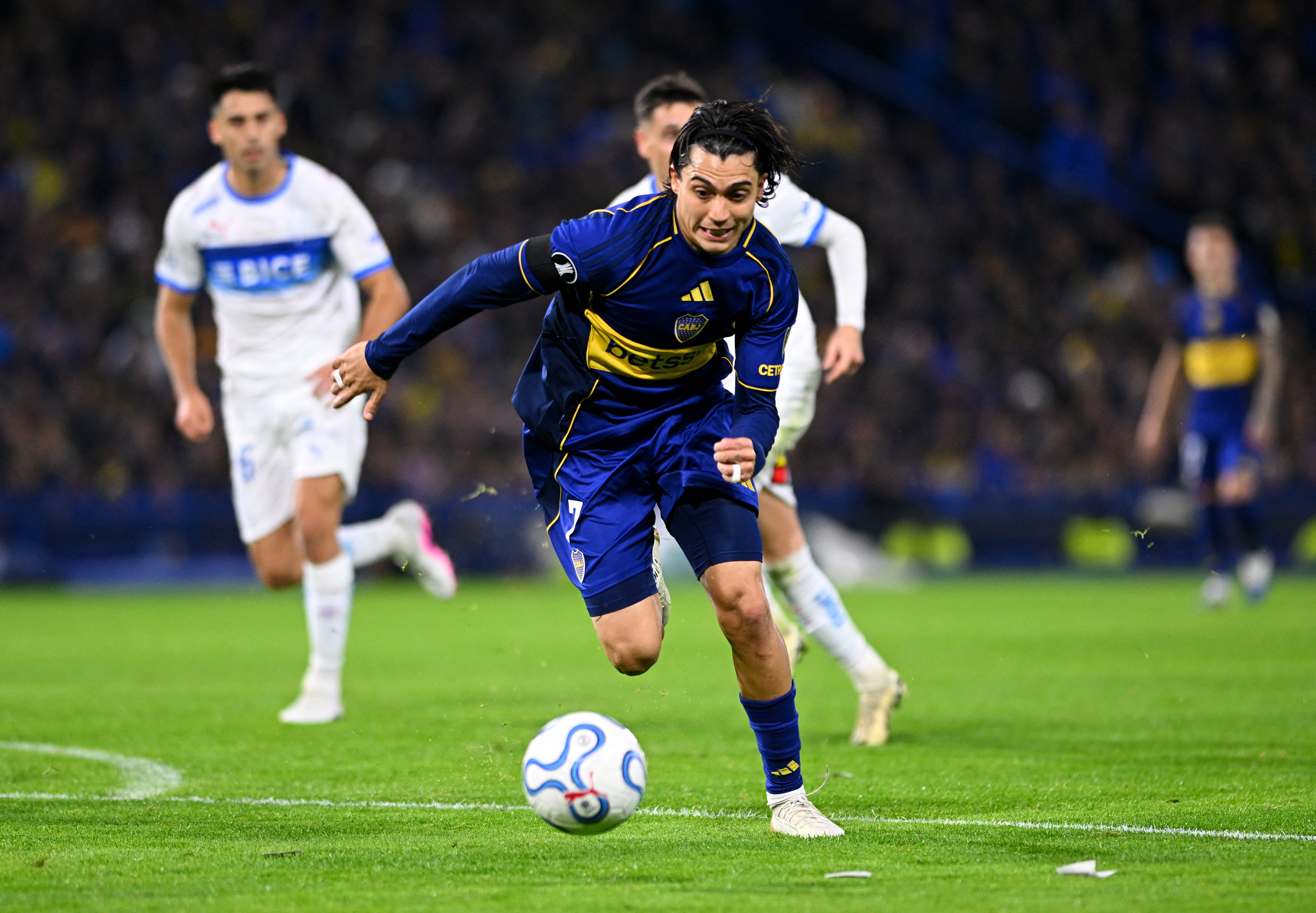 Boca Juniors sufri&oacute; un duro golpe en La Bombonera: perdi&oacute; 1-0 contra Universidad Cat&oacute;lica y qued&oacute; eliminado de la Copa Libertadores