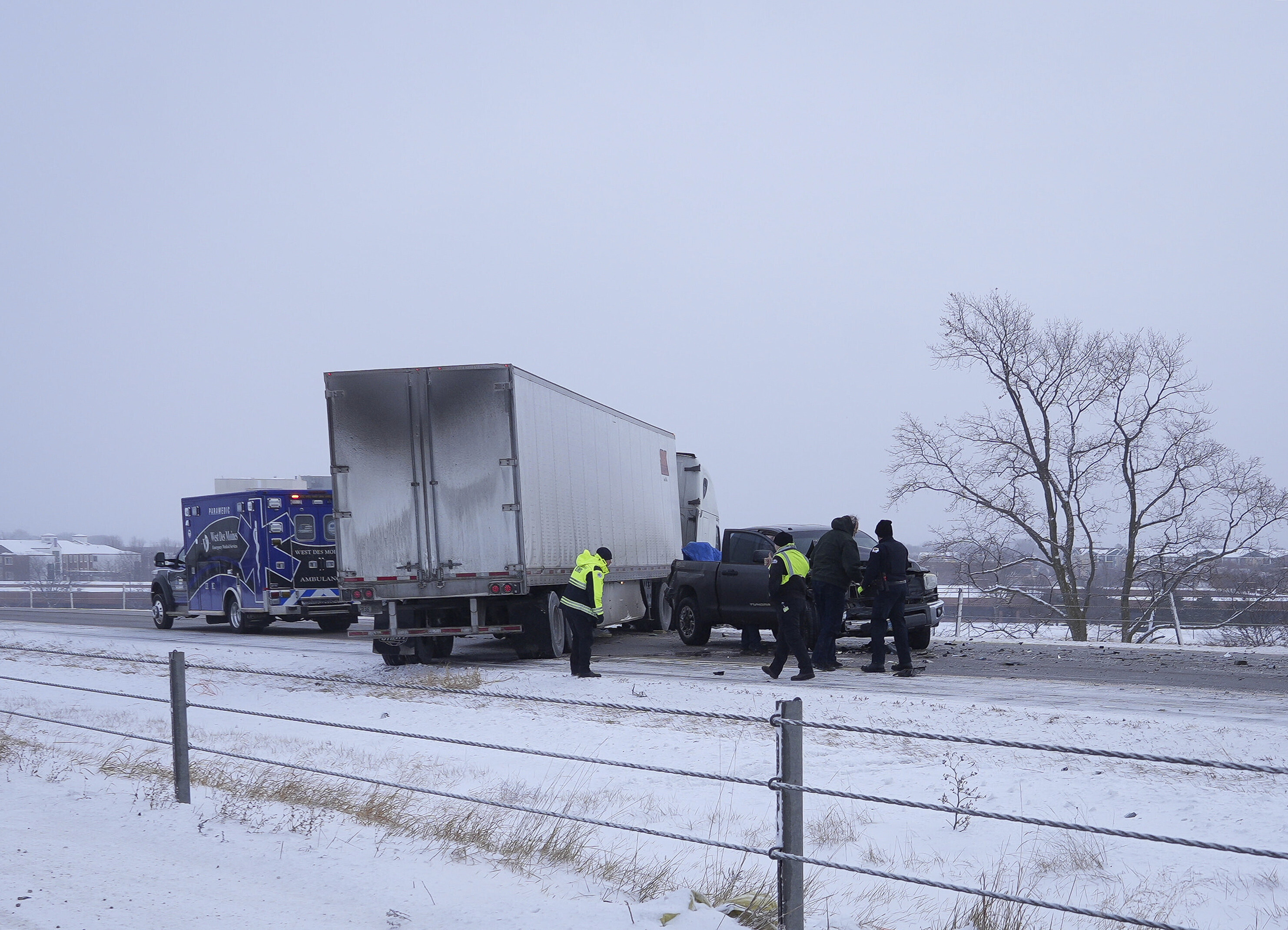 Conducir se ha convertido en un desafío muy complicado sobre las rutas nevadas