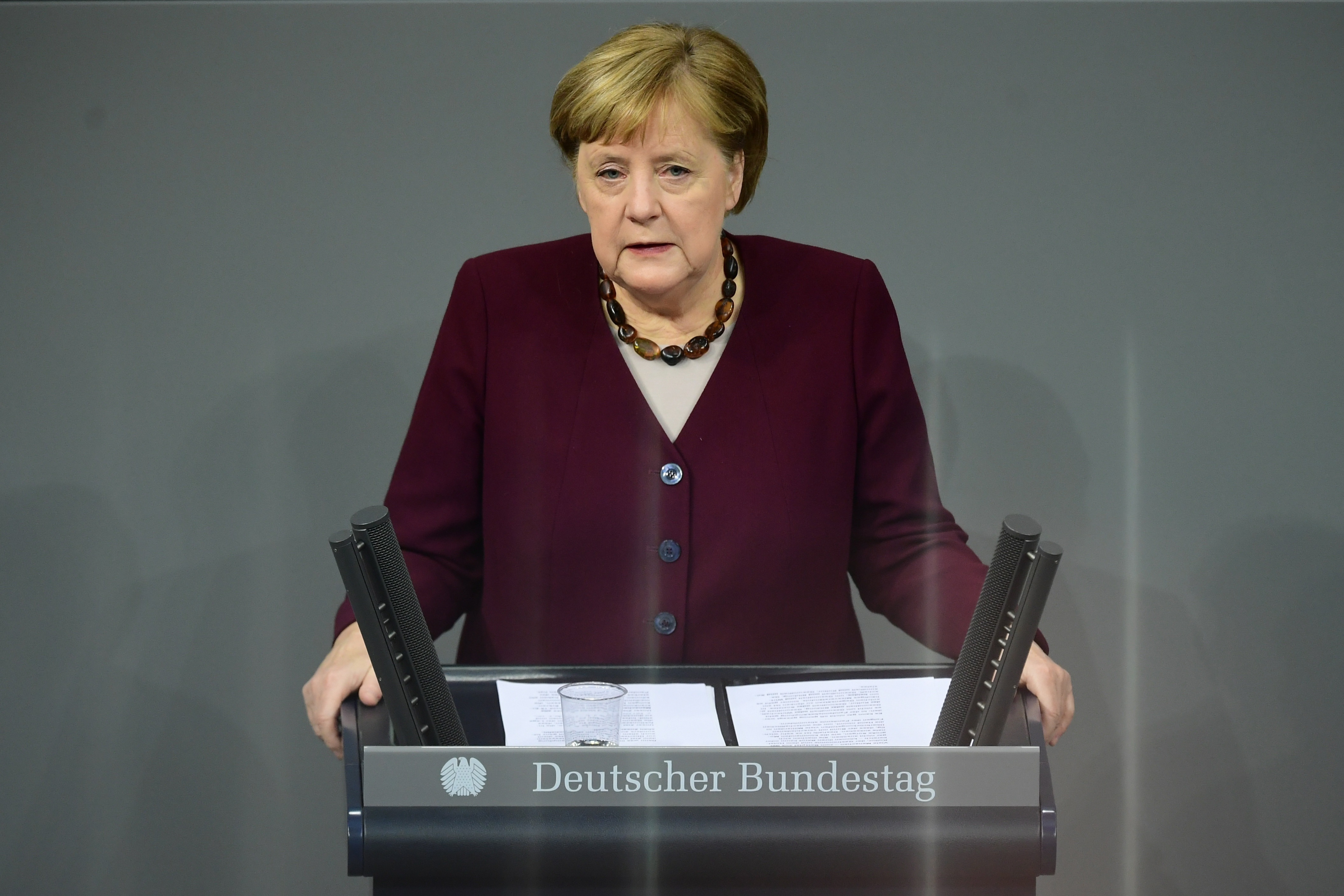 La canciller alemana, Angela Merkel, en el Bundestag este jueves. EFE/EPA/CLEMENS BILAN
