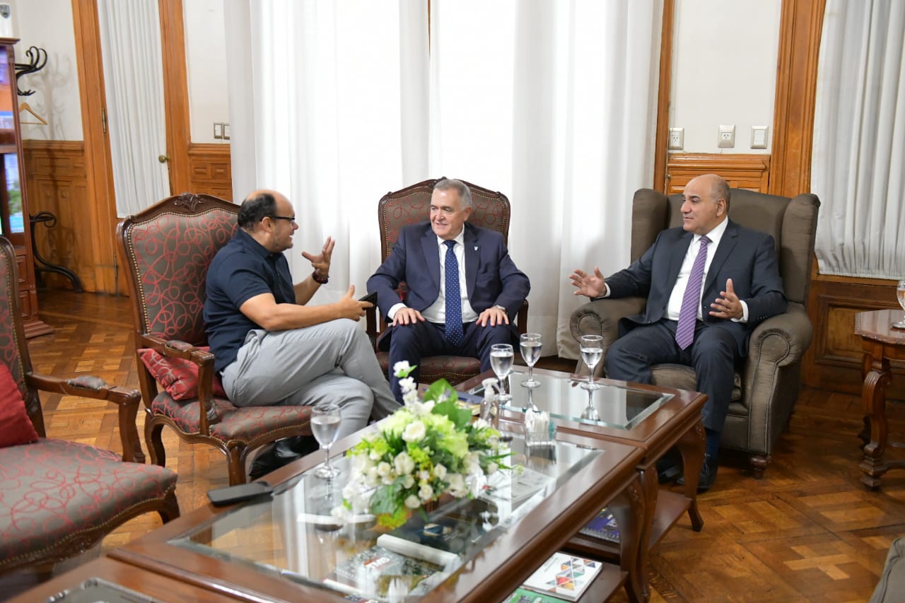 Manzur y el vicegobernador Jaldo recibieron a Infobae en la Casa de Gobierno de Tucumán.