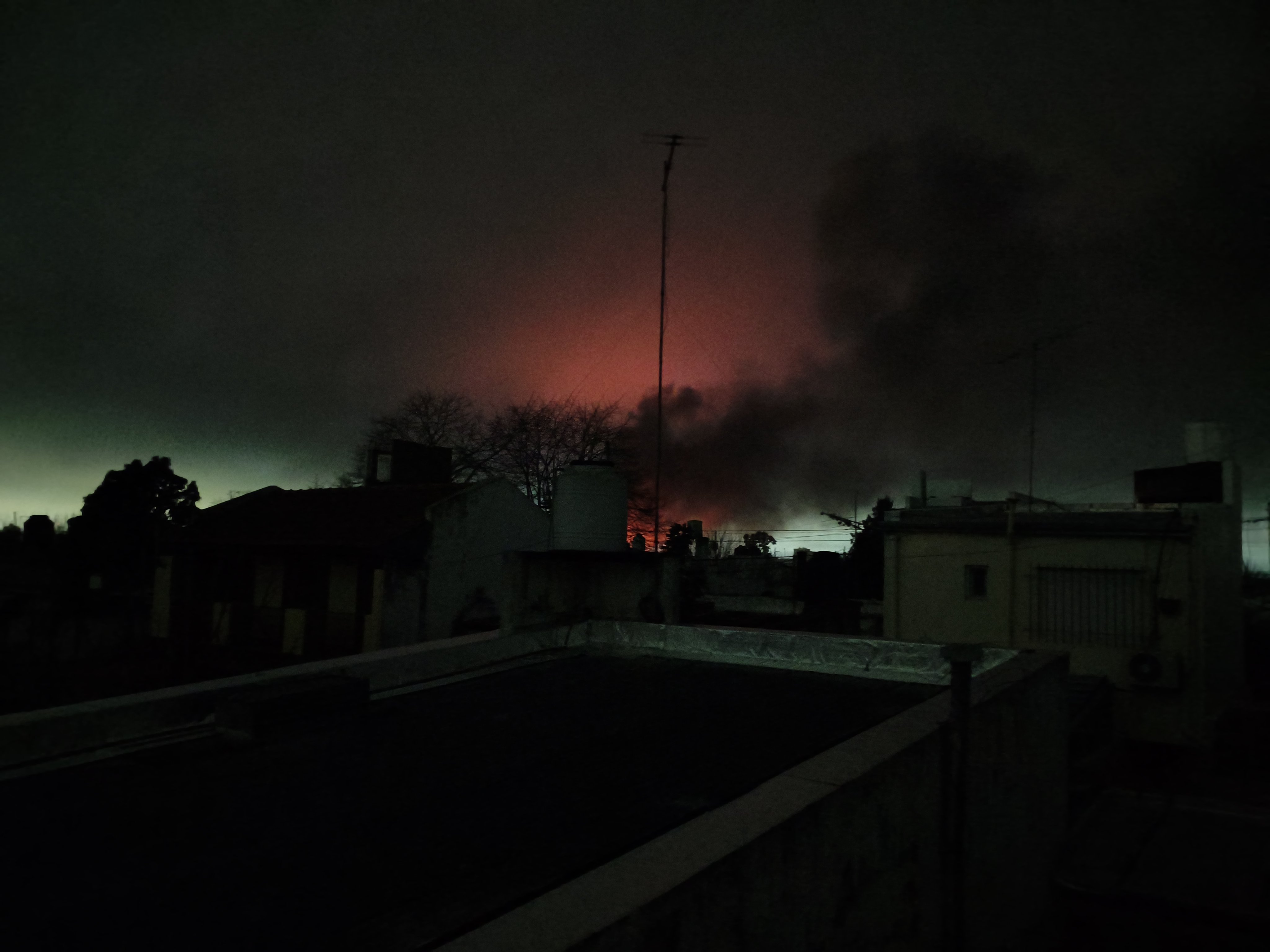 Apagón en La Plata: por la explosión, una casa se derrumbó