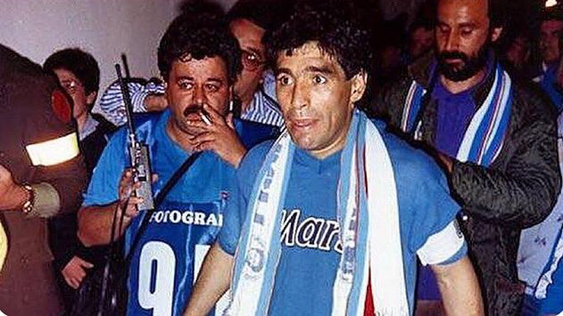 Con Diego Maradona el día de la consagración del Nápoli en la temporada 1989/1990 de la Serie A (IG: @titifernandez2606)