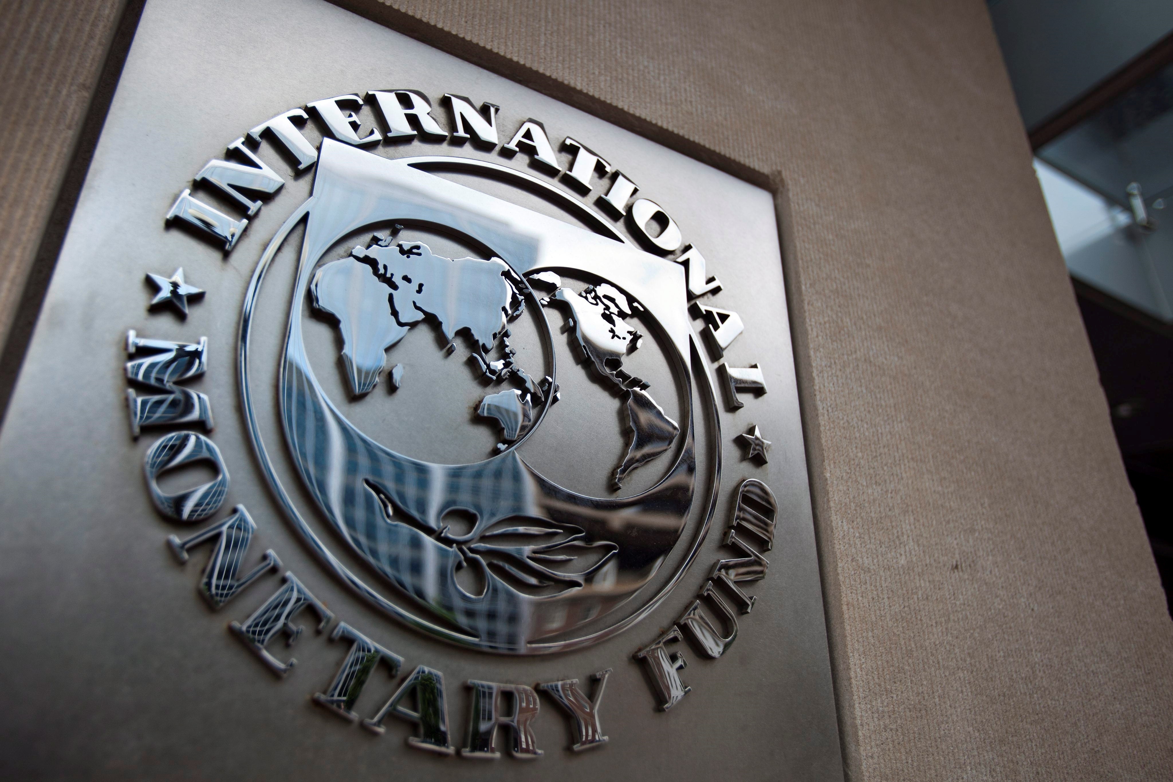 El Central con menos intervención logró bajar los dólares financieros: qué cree el mercado que pide el FMI para adelantar desembolsos