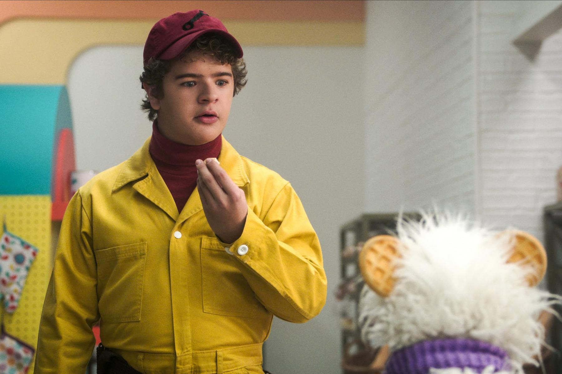 La serie cuenta con diversos invitados como Gaten Matarazzo de "Stranger Things". (Netflix)